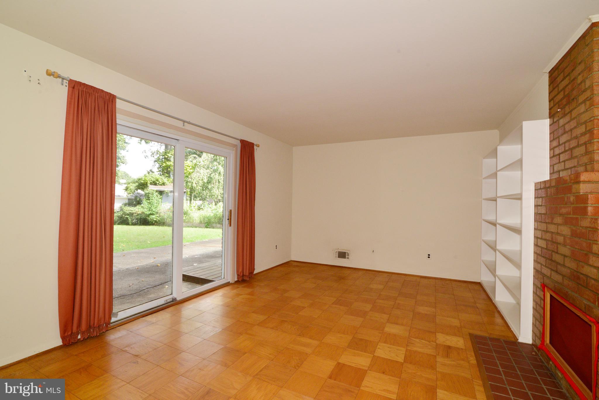 CRESTWOOD MANOR - Residential