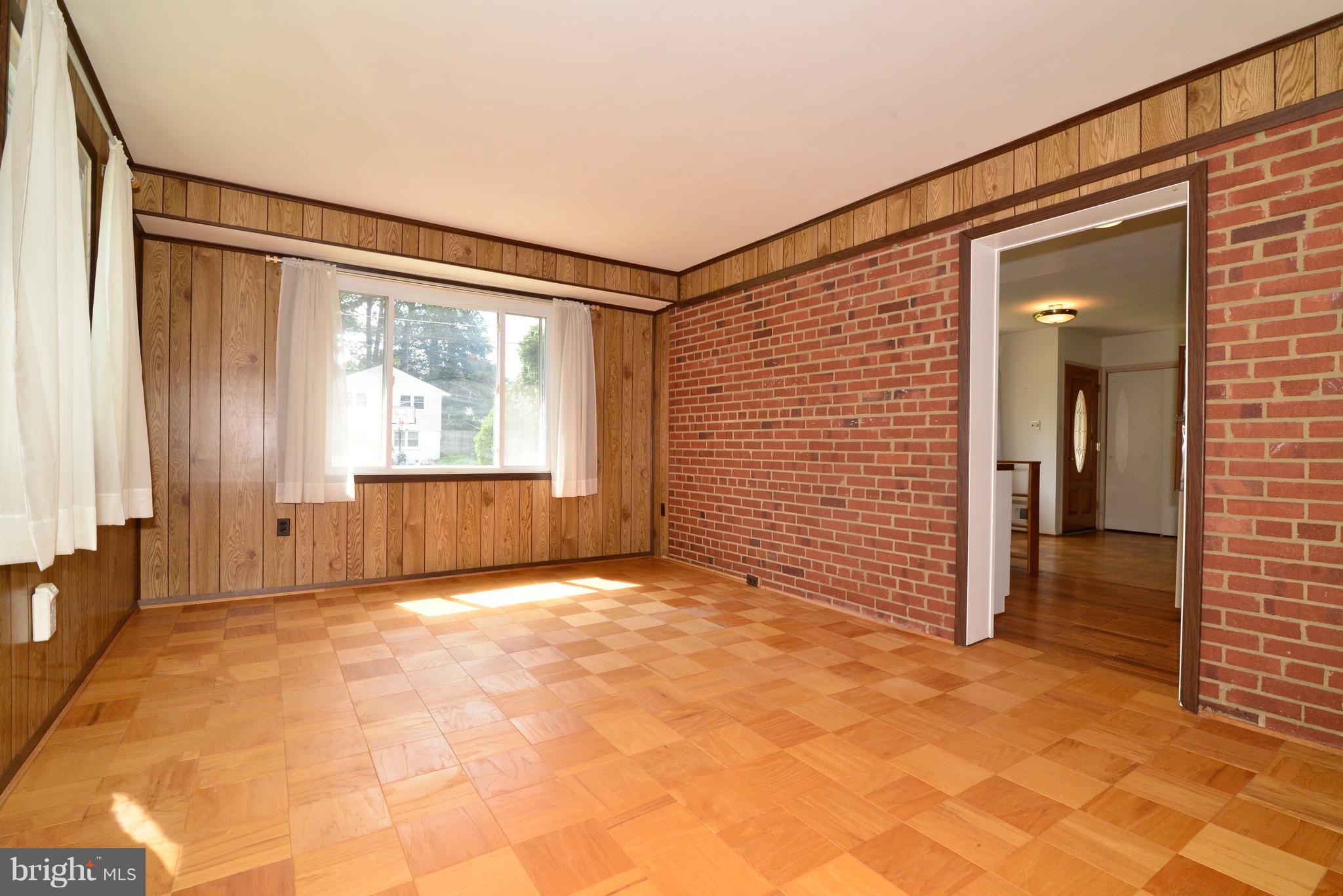 CRESTWOOD MANOR - Residential