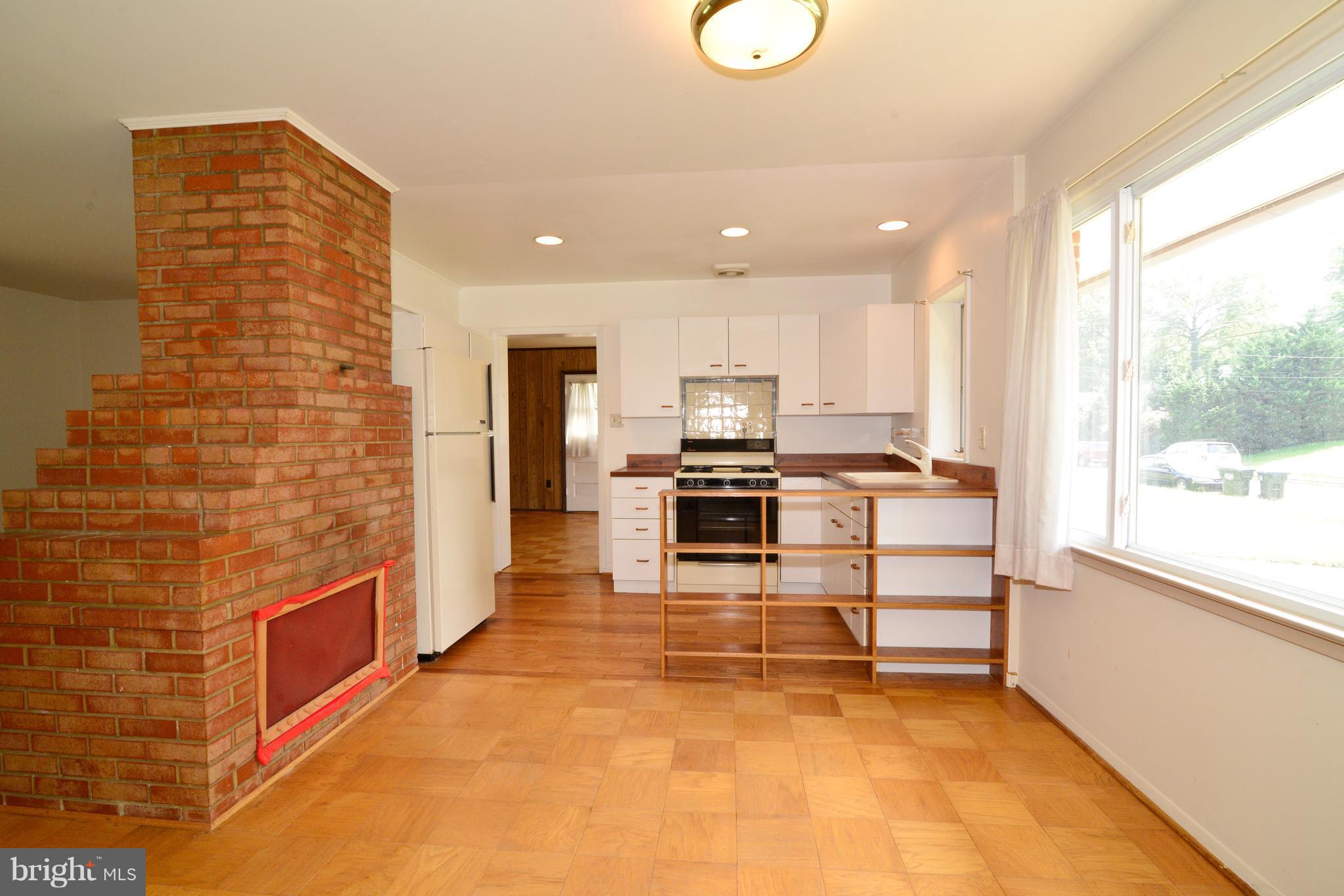 CRESTWOOD MANOR - Residential