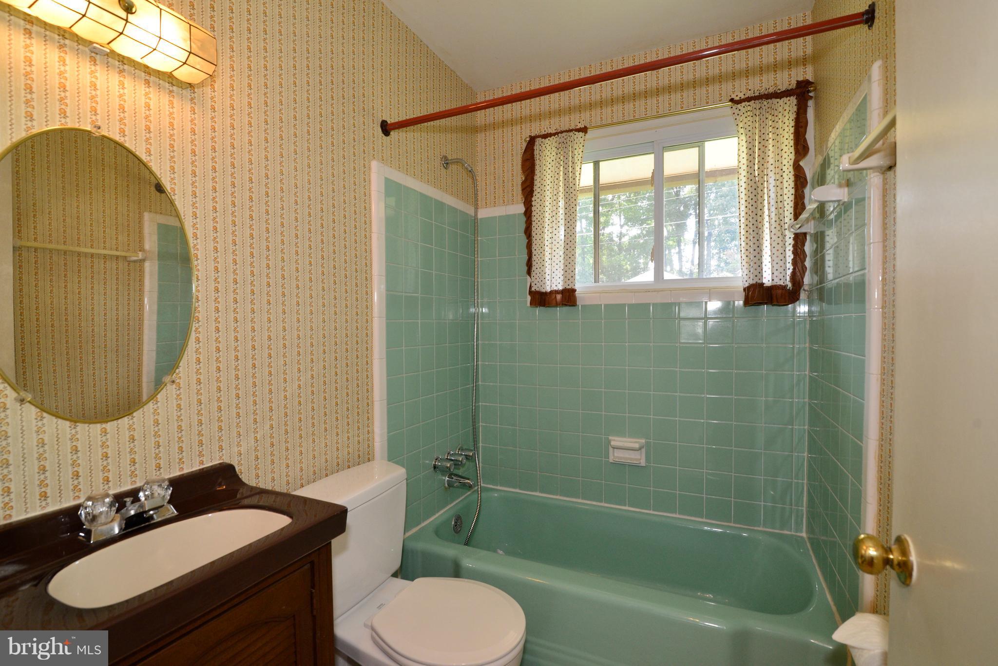 CRESTWOOD MANOR - Residential