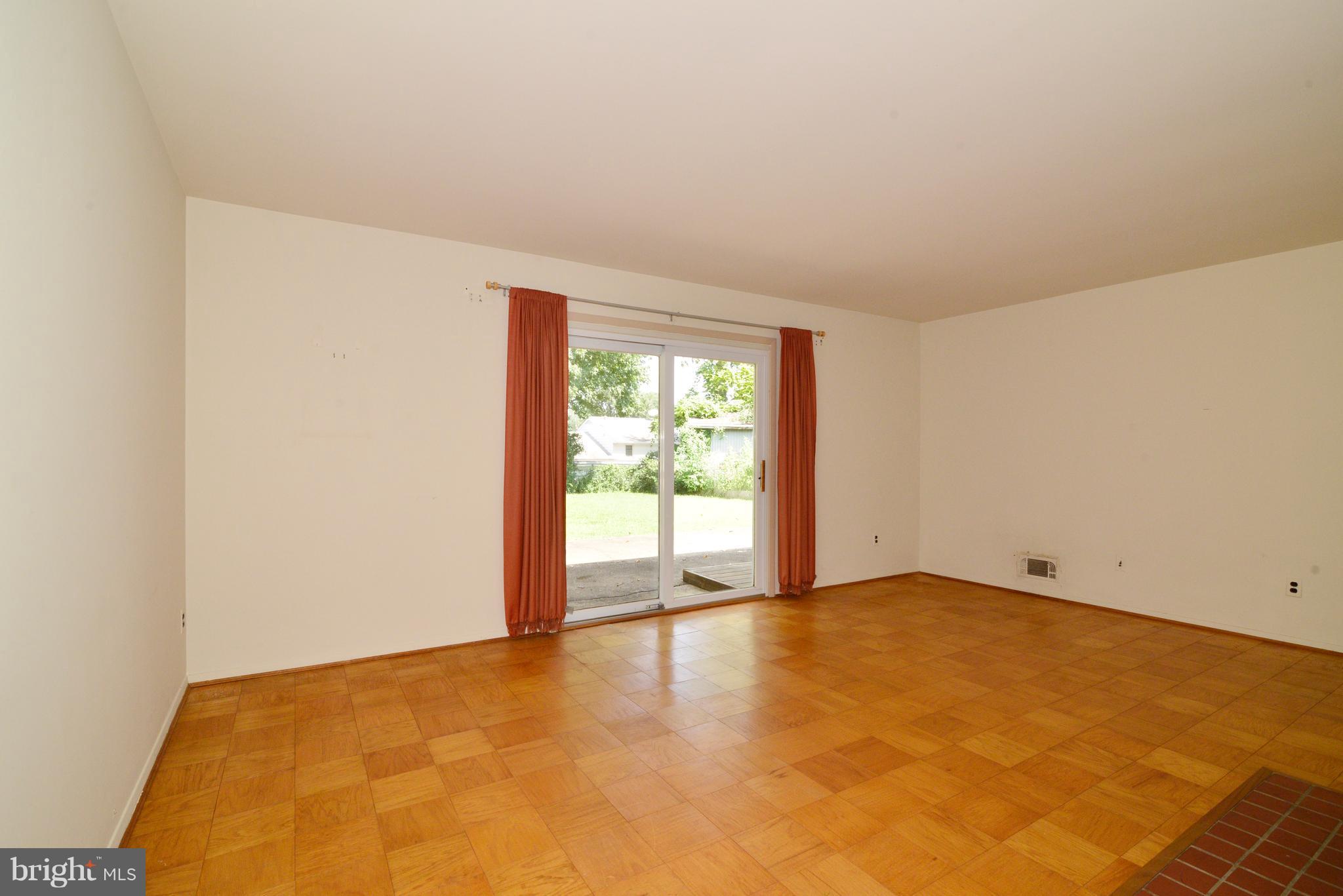 CRESTWOOD MANOR - Residential