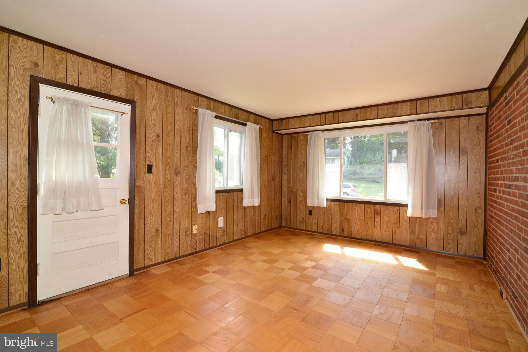 CRESTWOOD MANOR - Residential