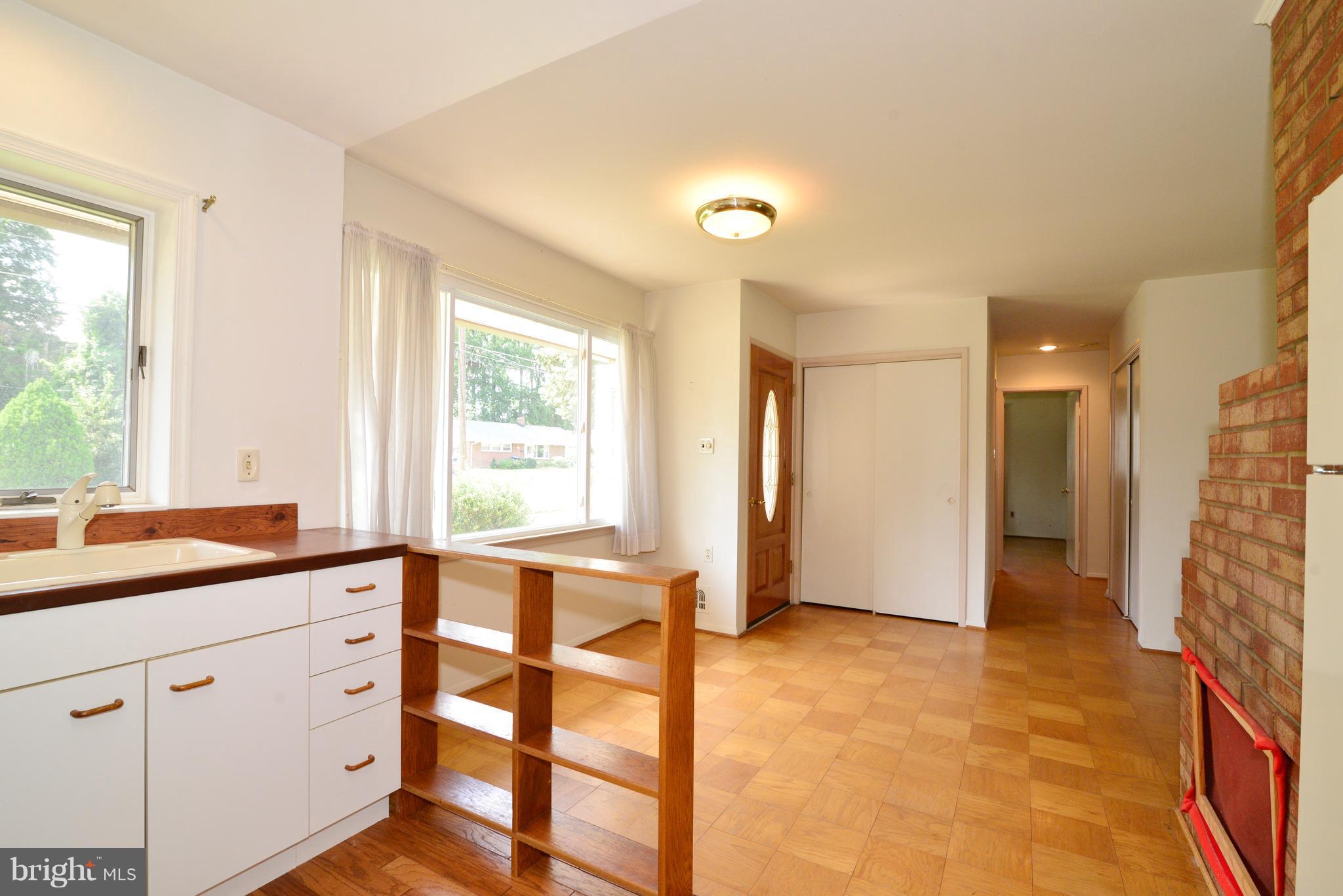 CRESTWOOD MANOR - Residential