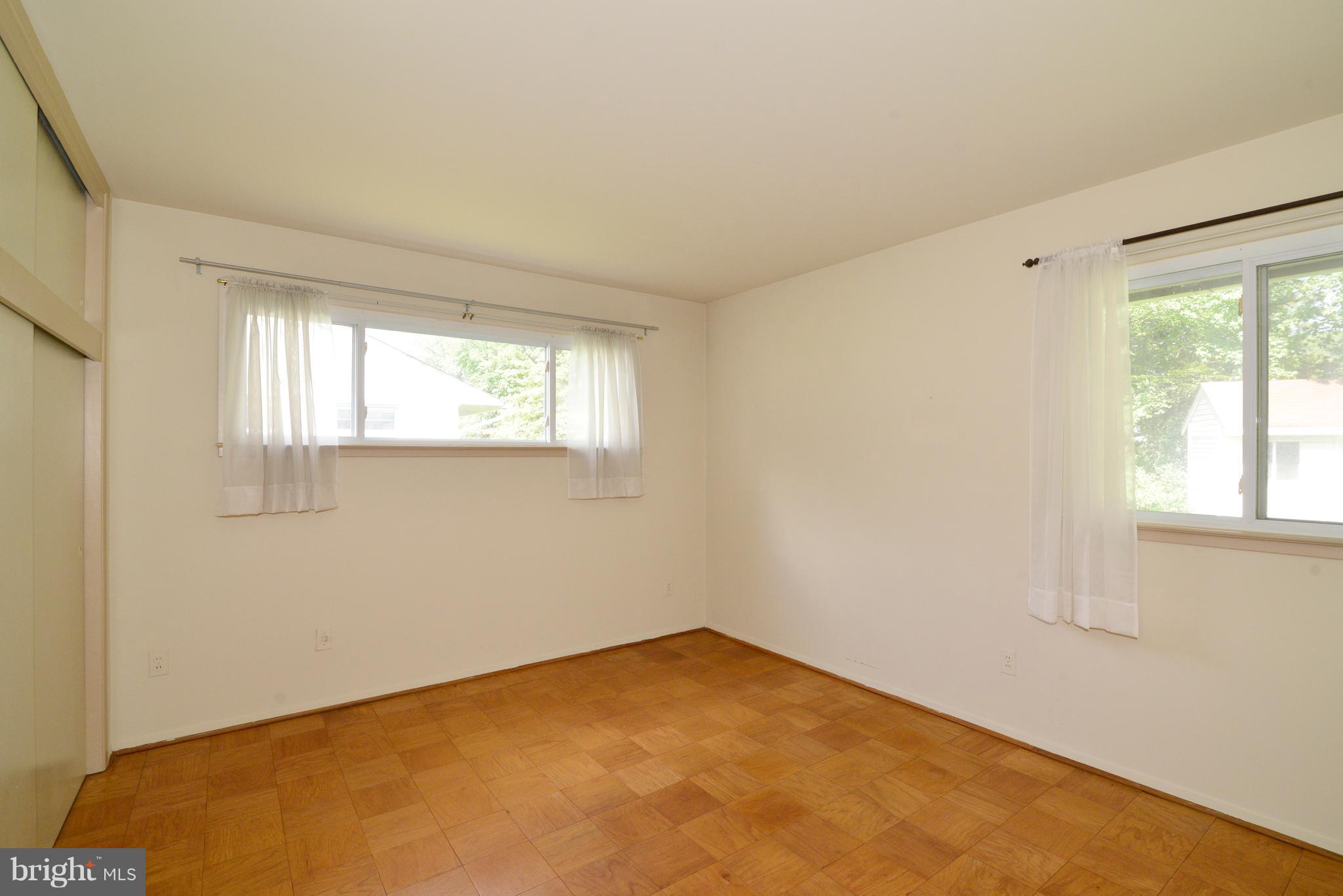 CRESTWOOD MANOR - Residential