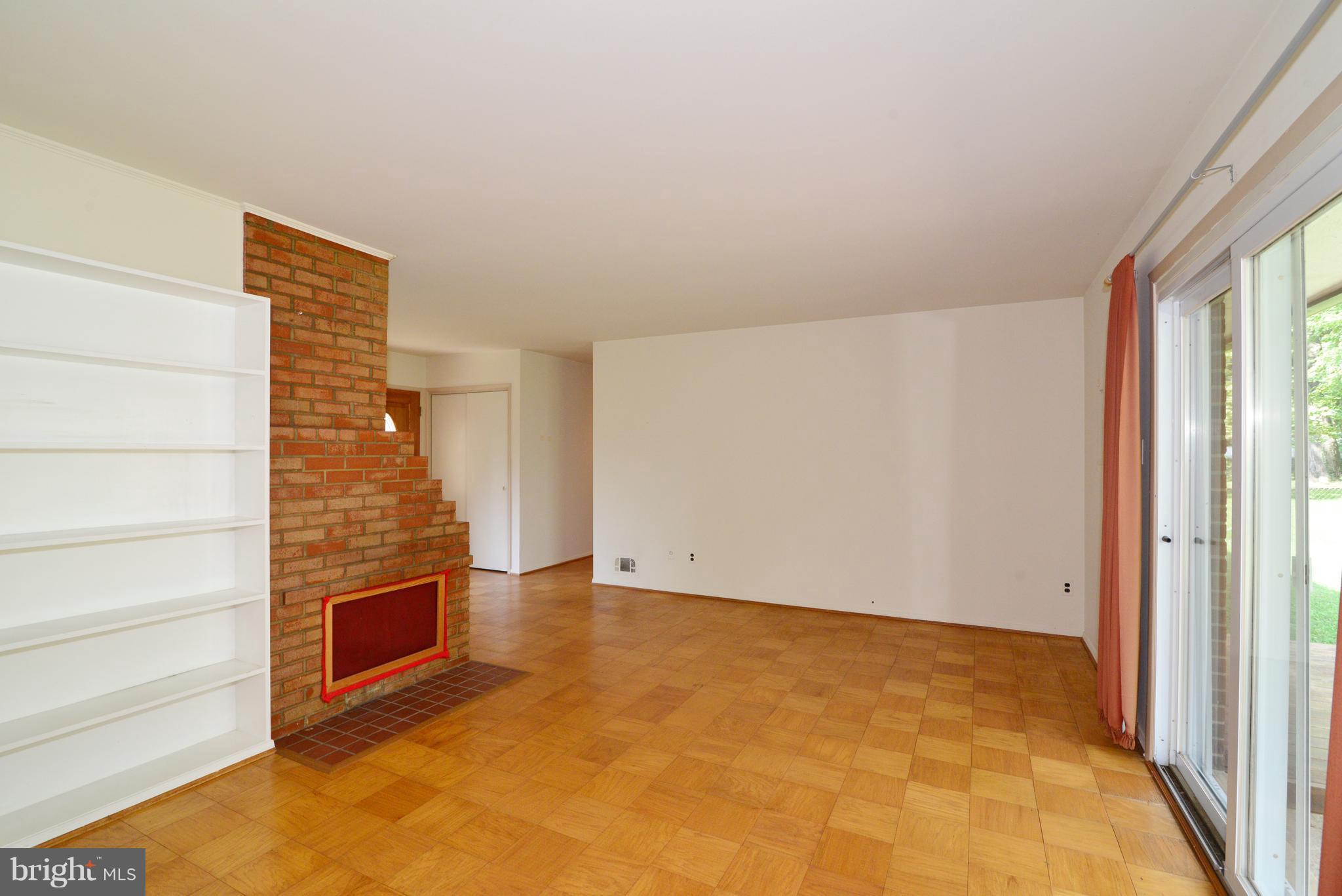 CRESTWOOD MANOR - Residential