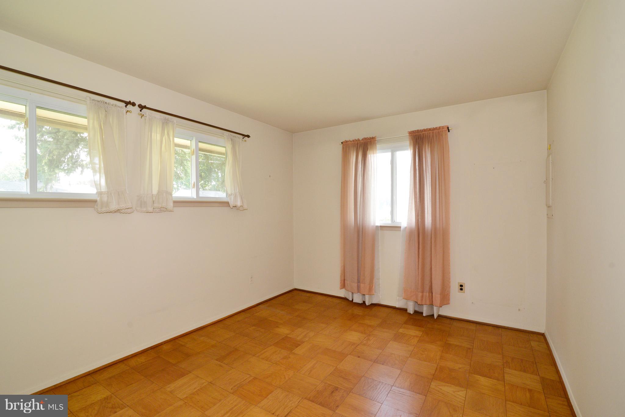 CRESTWOOD MANOR - Residential