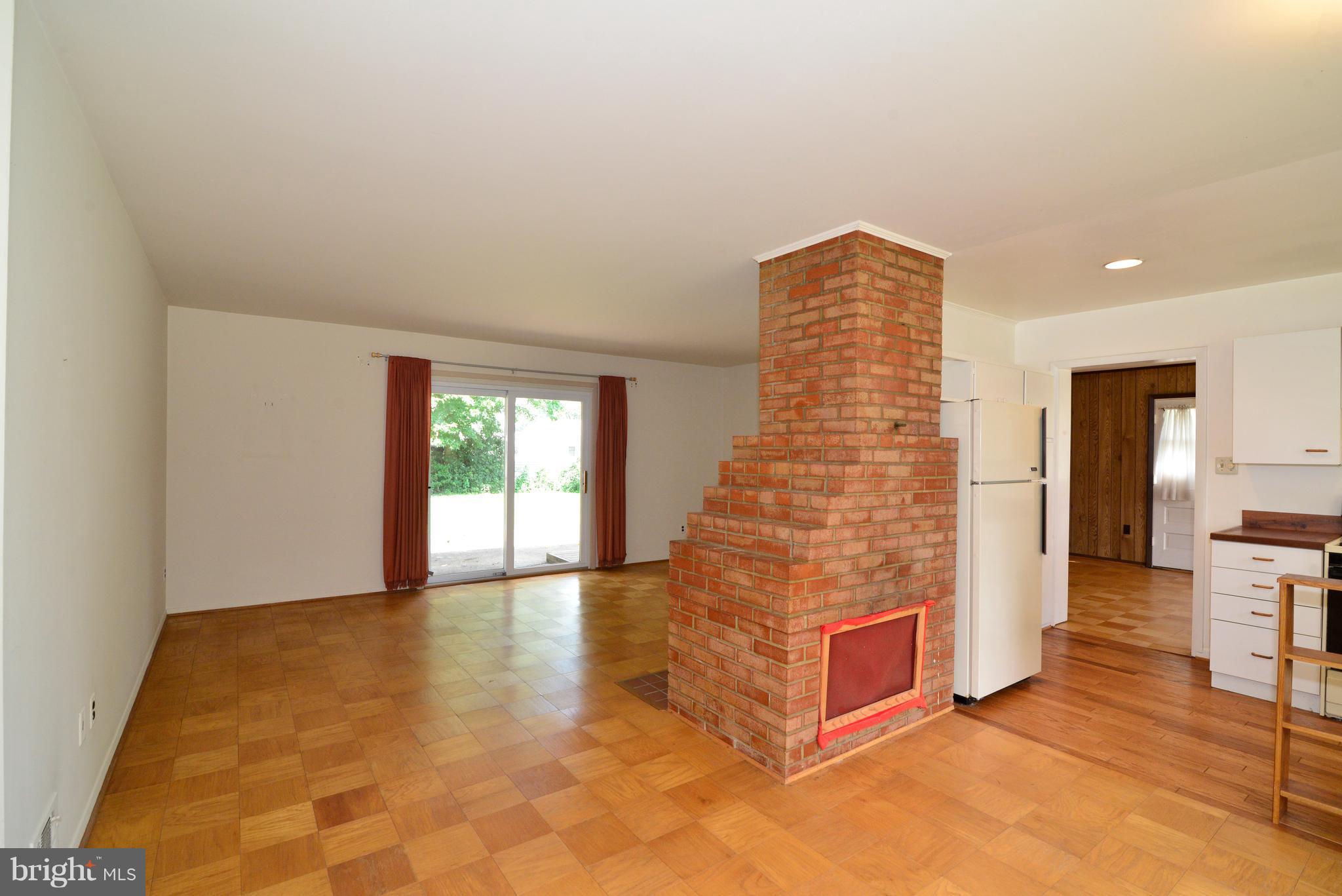 CRESTWOOD MANOR - Residential