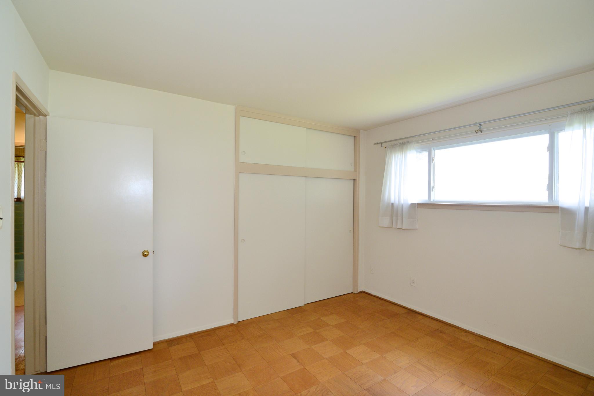 CRESTWOOD MANOR - Residential