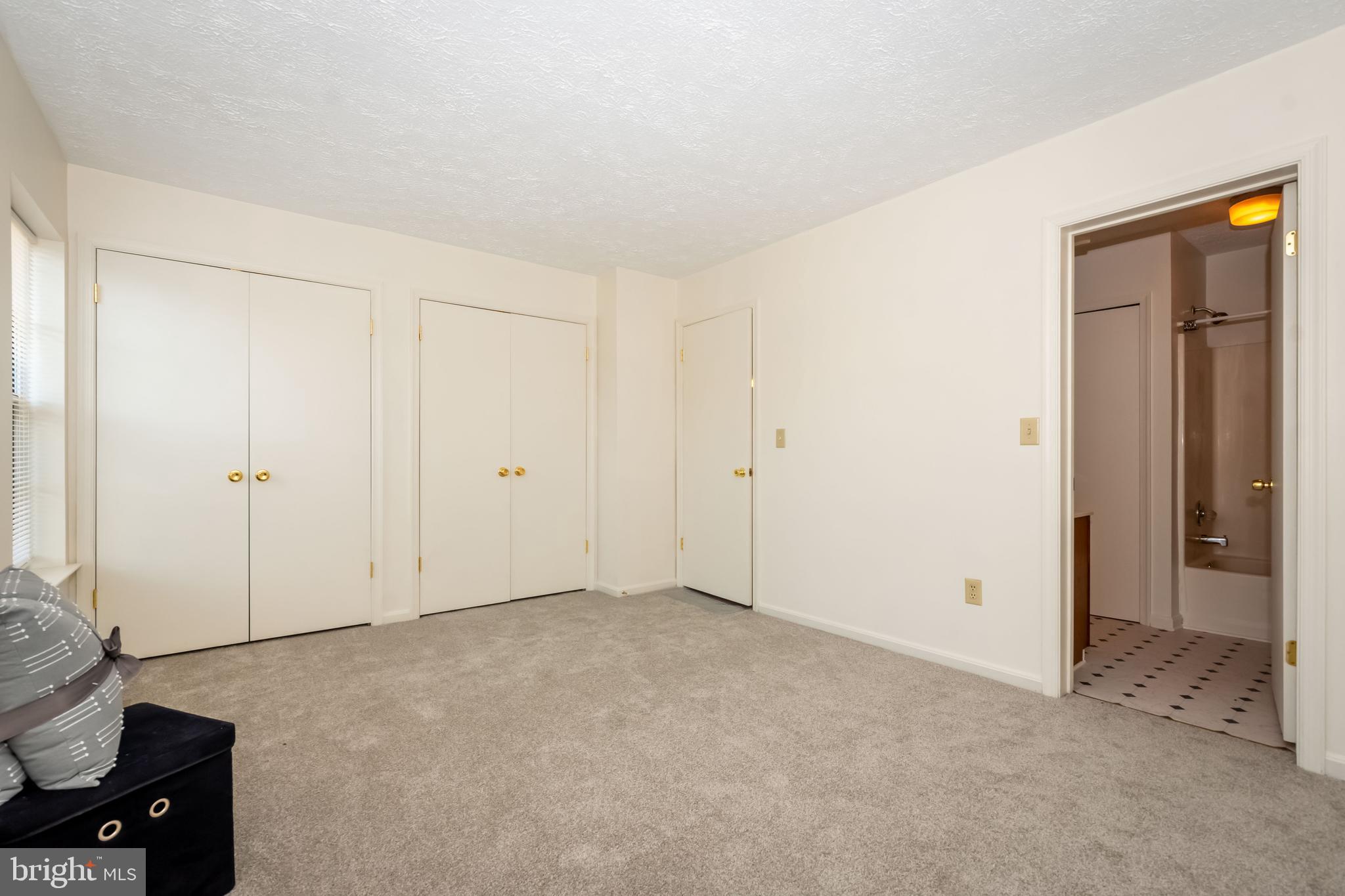 RIVERSIDE - Residential