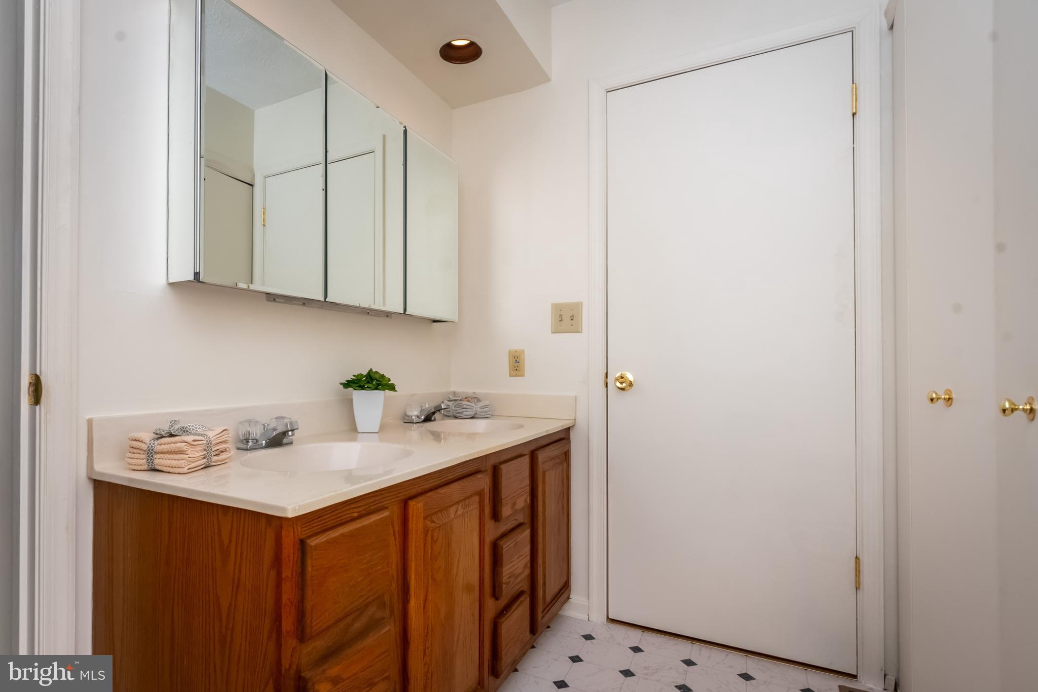 RIVERSIDE - Residential