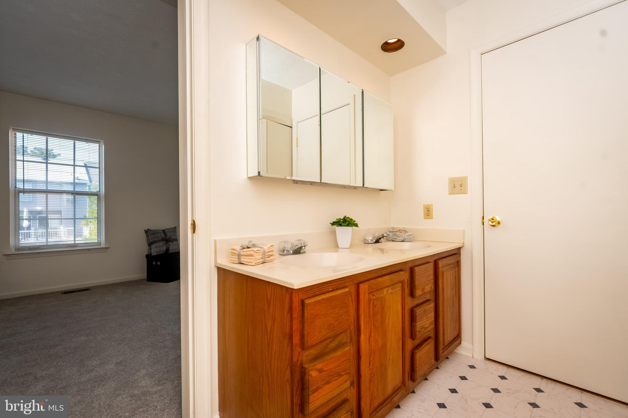 RIVERSIDE - Residential