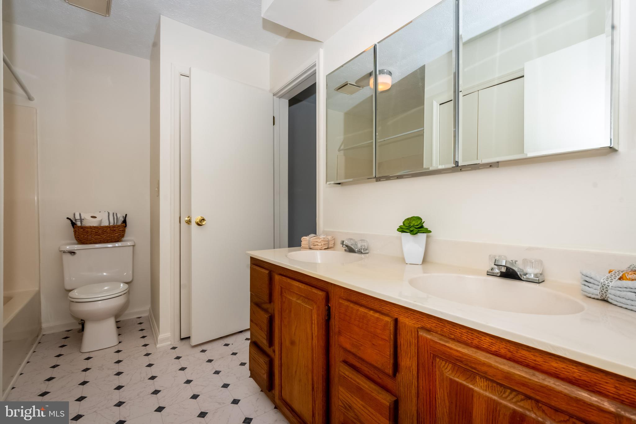 RIVERSIDE - Residential