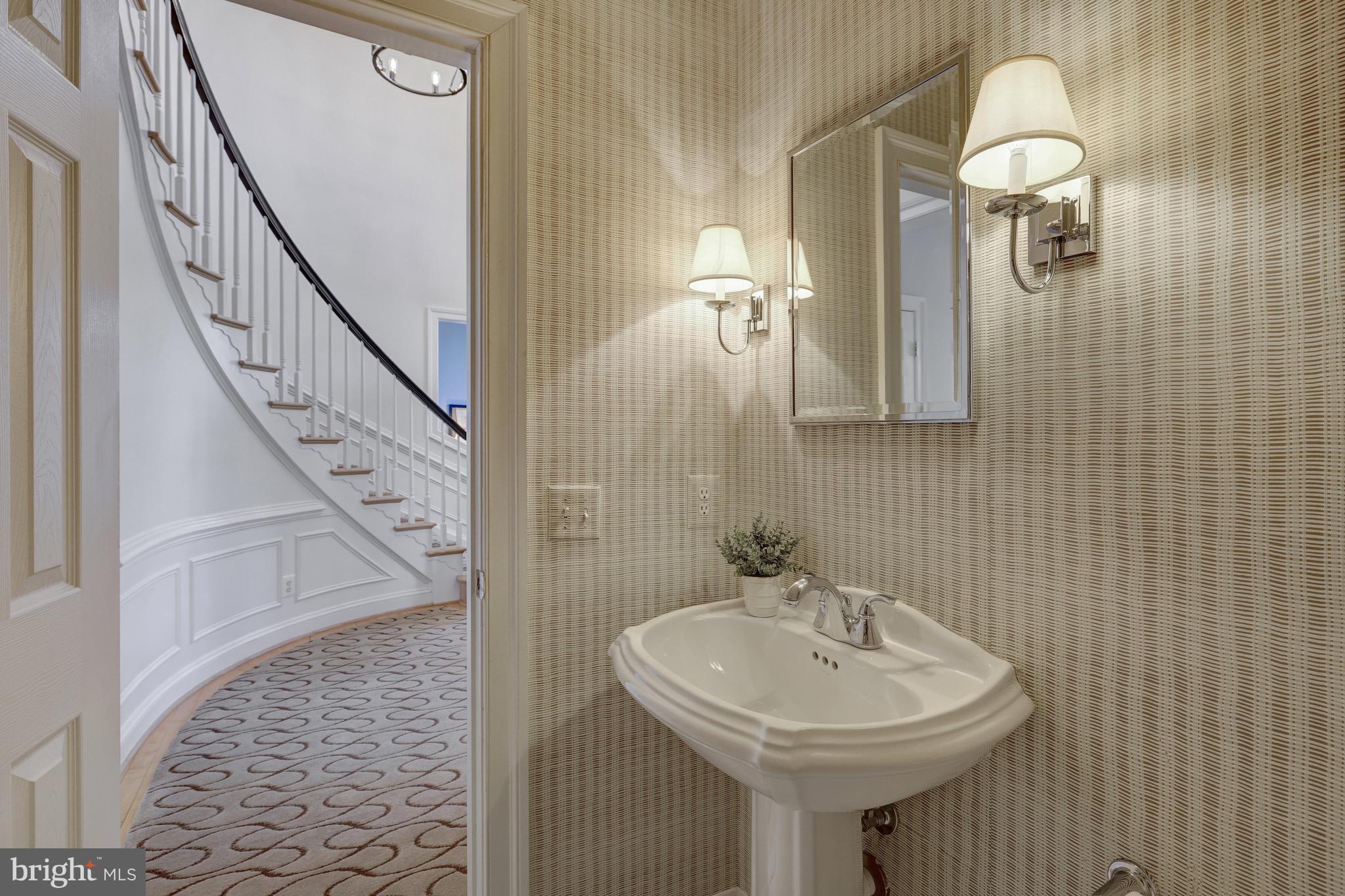 SMC MCLEAN - Residential