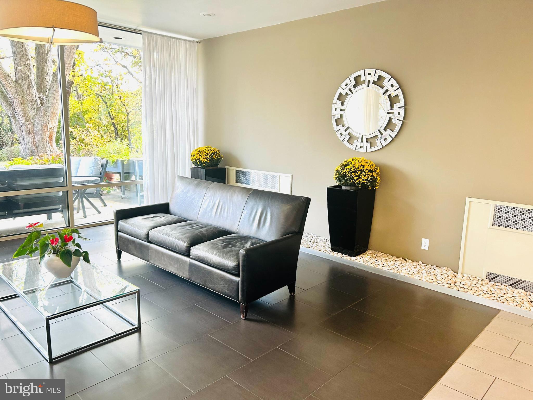 TAFT TOWERS - Residential Lease