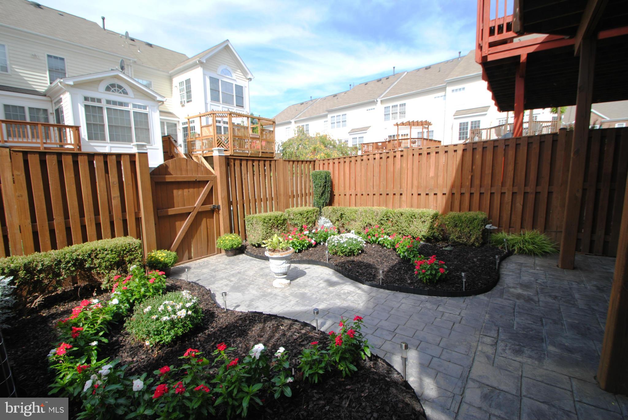 SOUTH RIDING - Residential