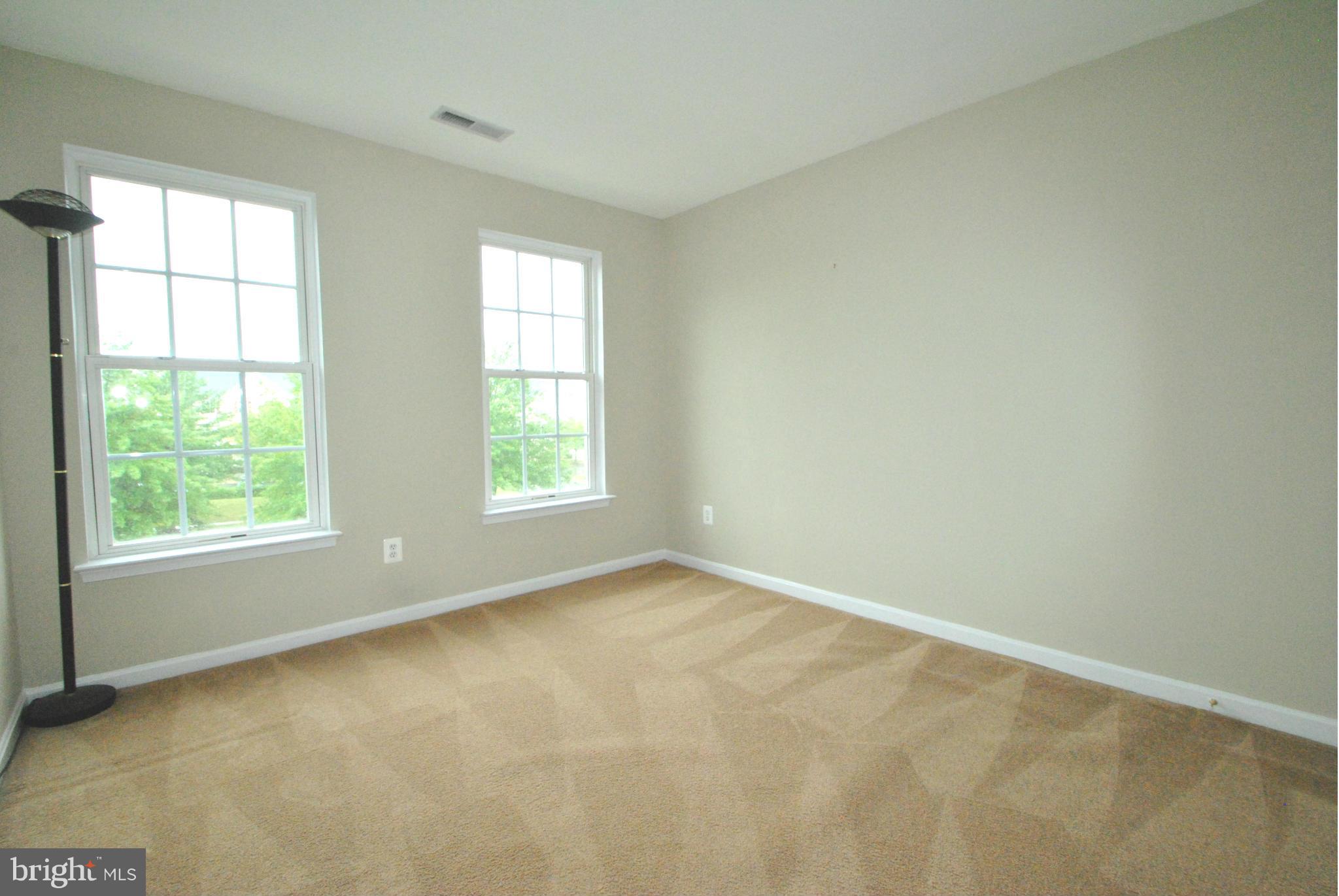 SOUTH RIDING - Residential