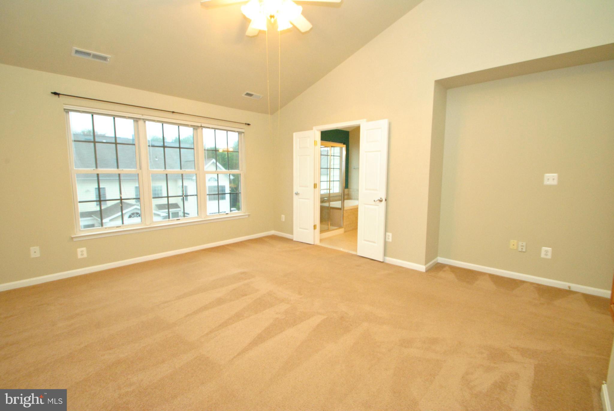 SOUTH RIDING - Residential