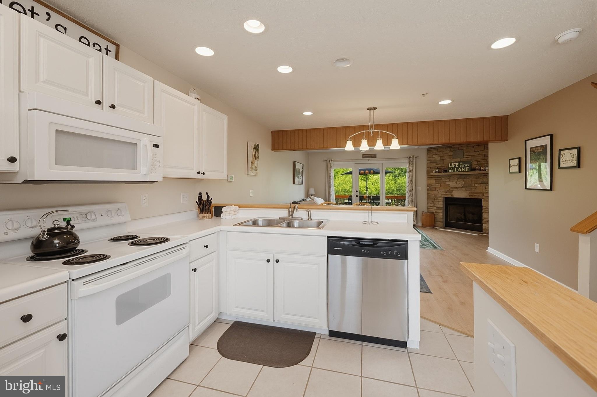 DEEP CREEK VILLAGE - Residential