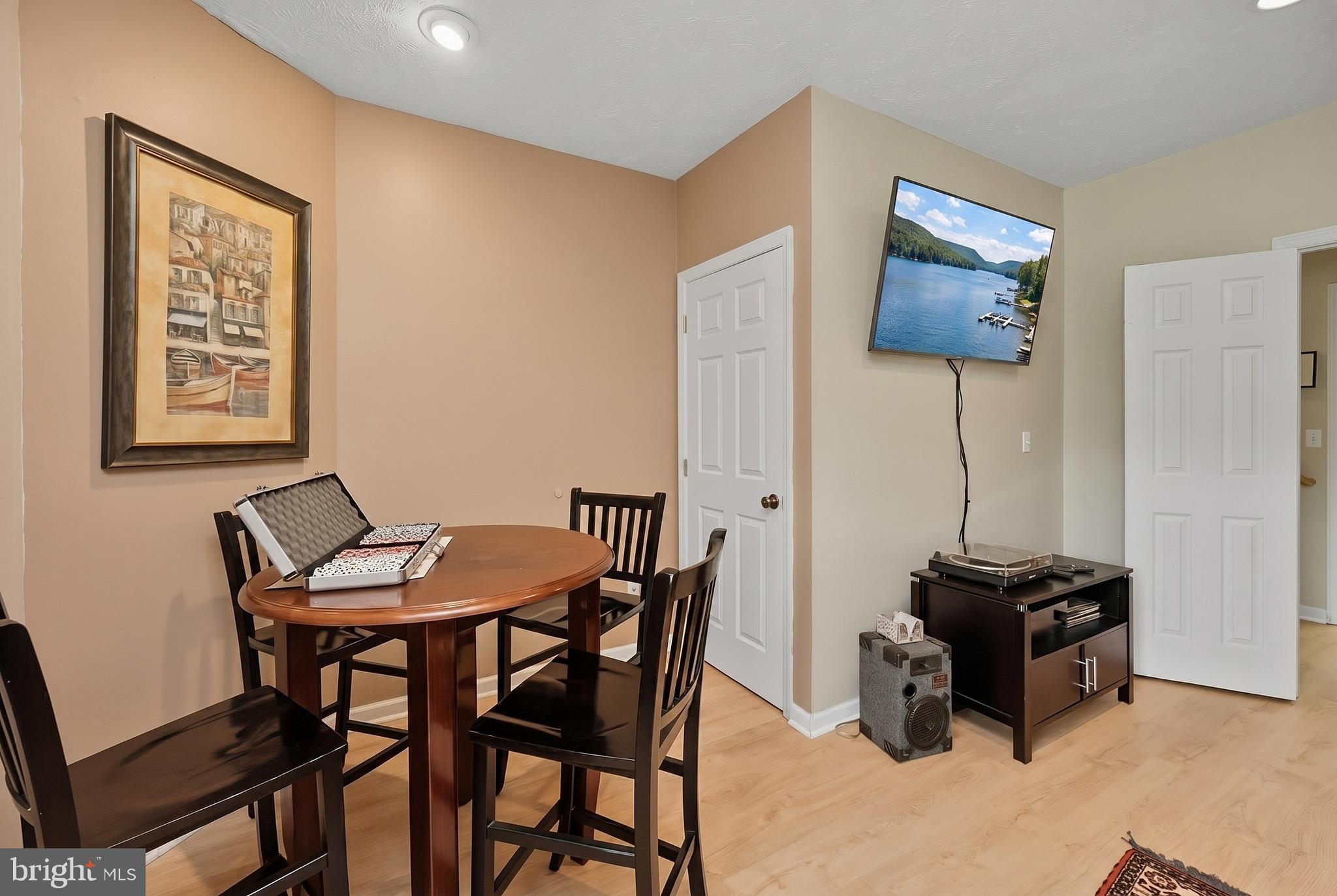 DEEP CREEK VILLAGE - Residential