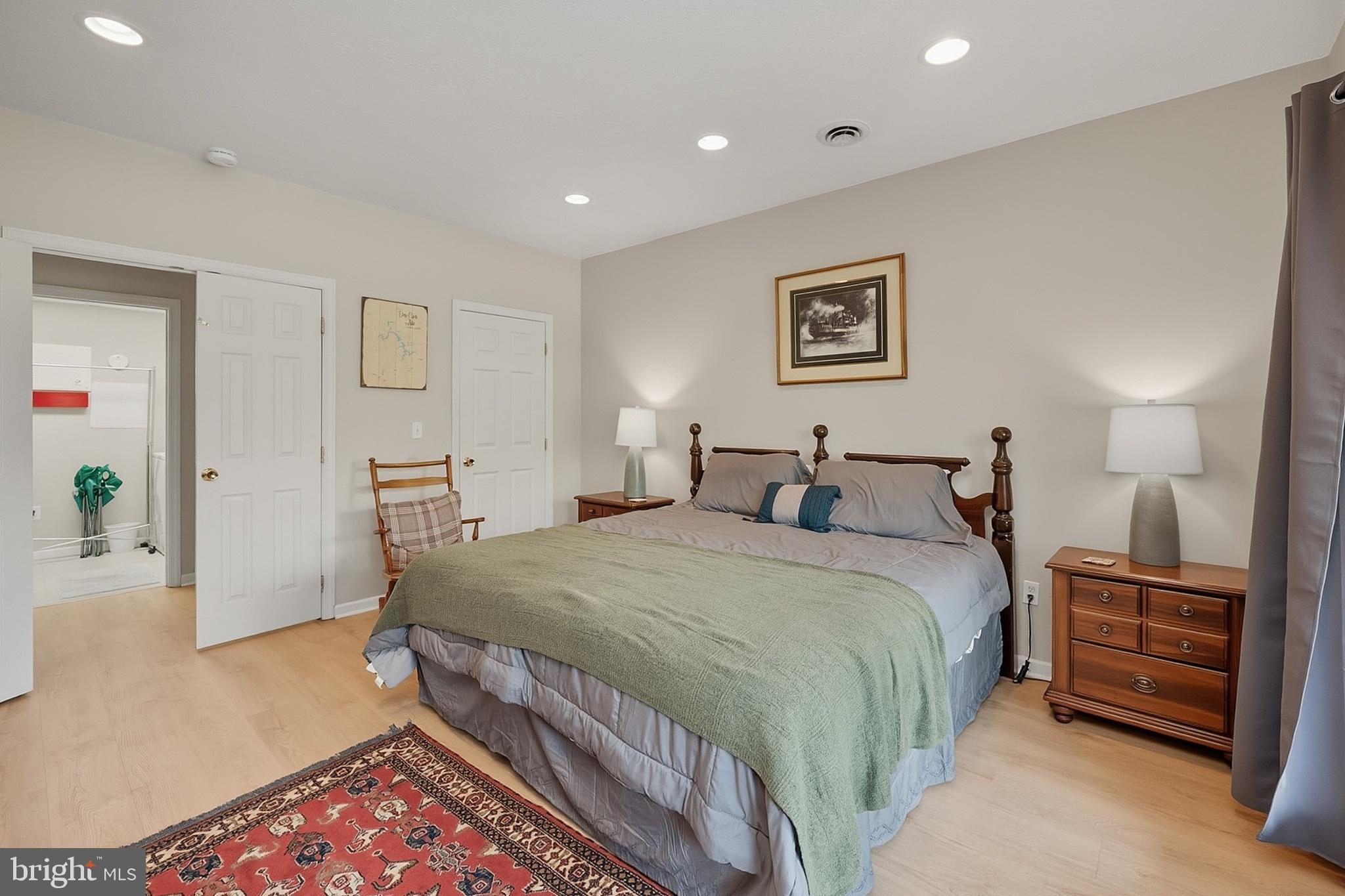 DEEP CREEK VILLAGE - Residential