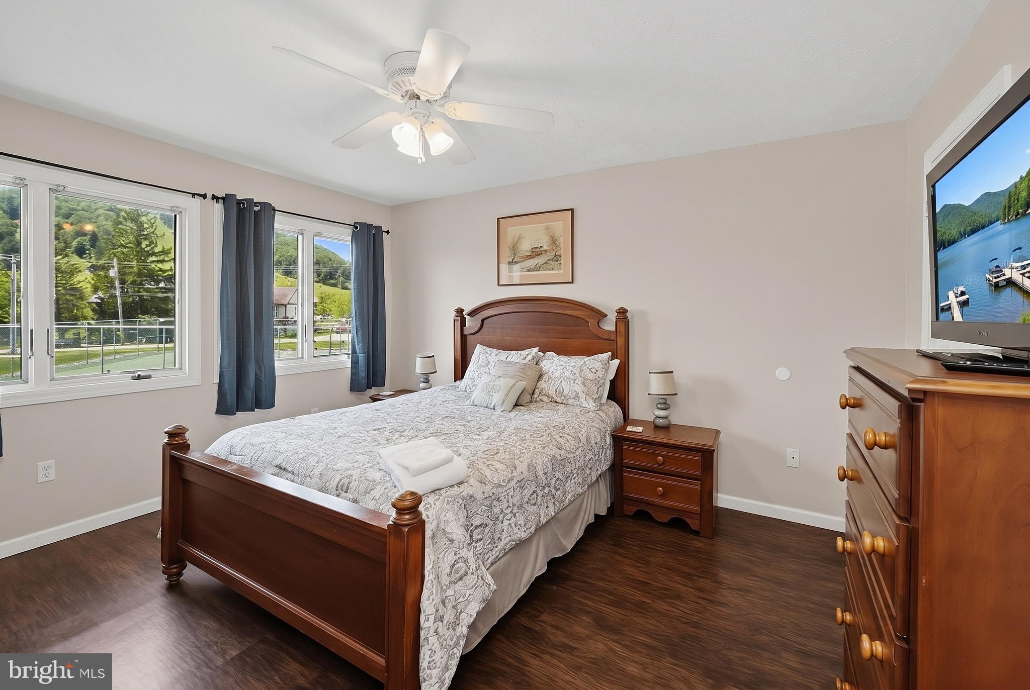 DEEP CREEK VILLAGE - Residential