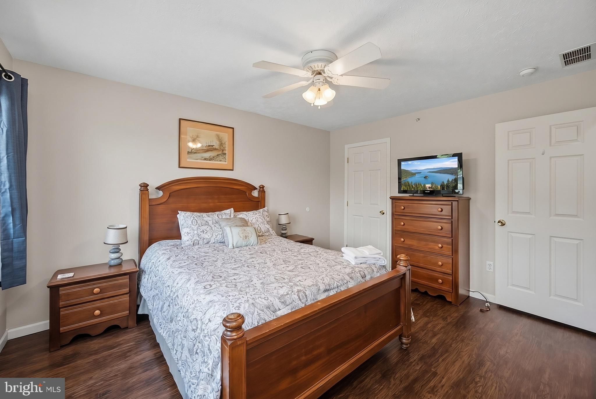 DEEP CREEK VILLAGE - Residential