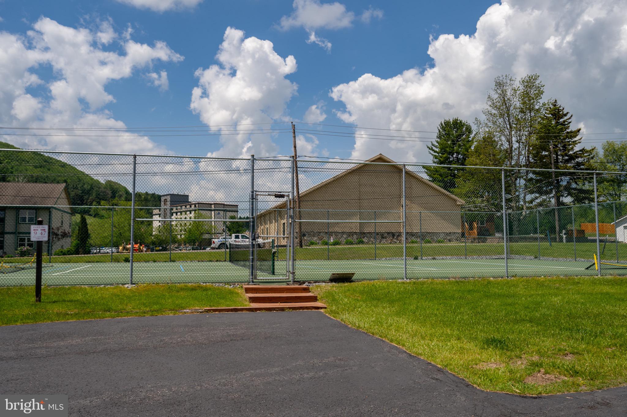 DEEP CREEK VILLAGE - Residential