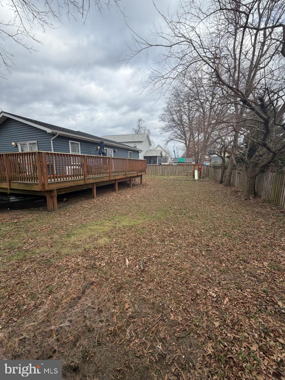 WOODLAND BEACH - Residential