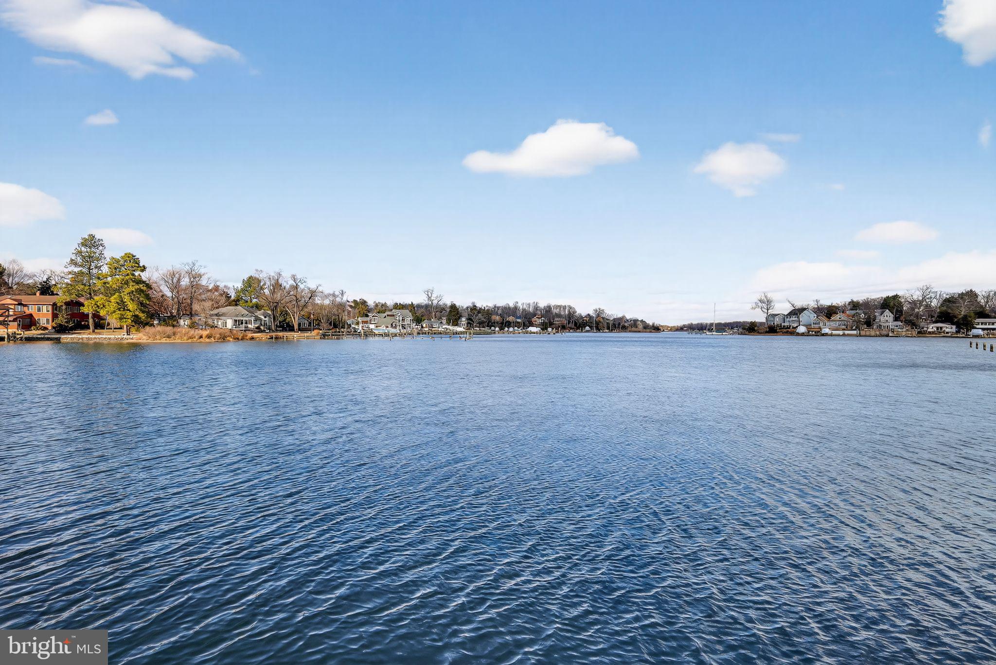 WOODLAND BEACH - Residential