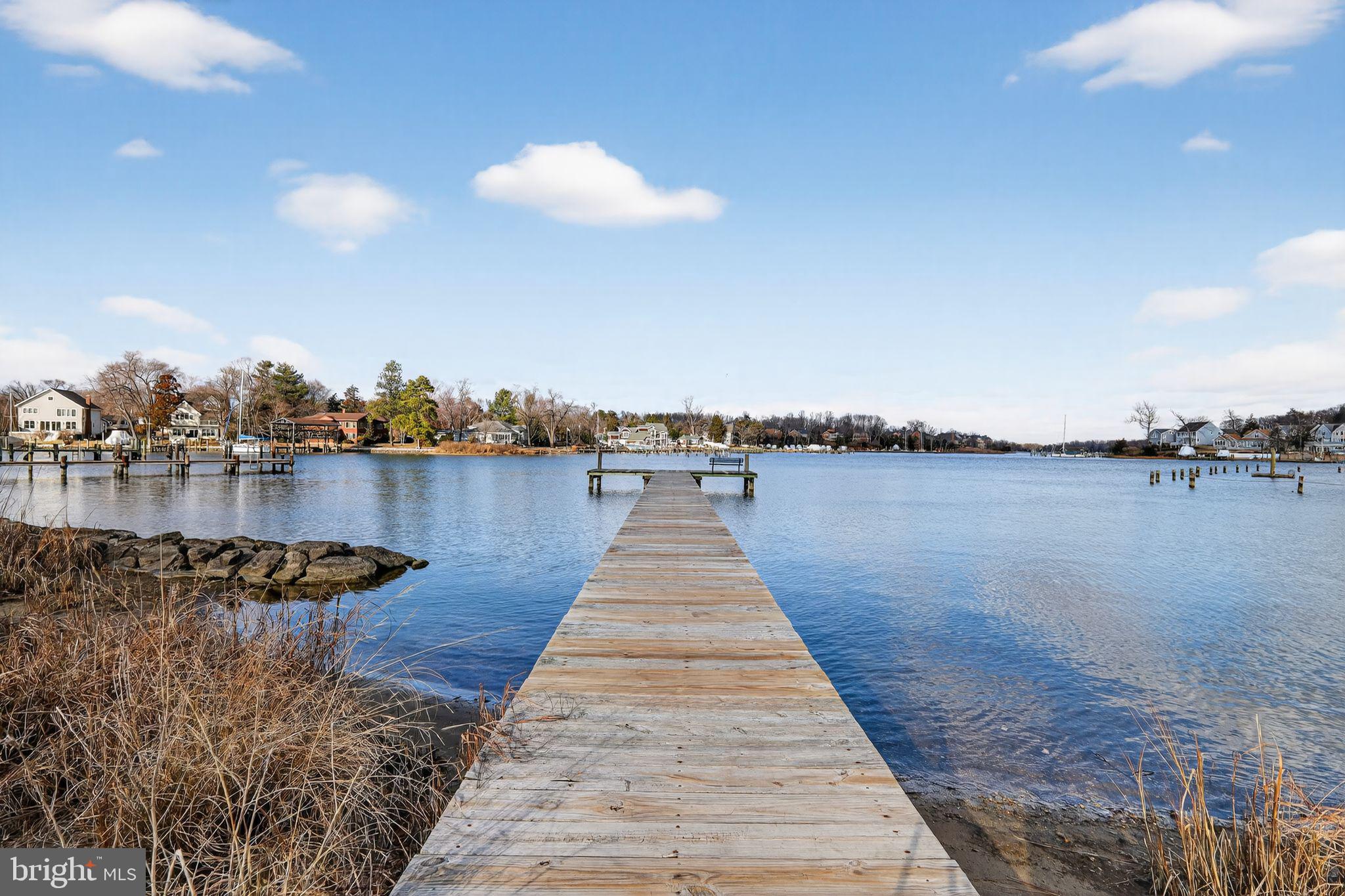 WOODLAND BEACH - Residential