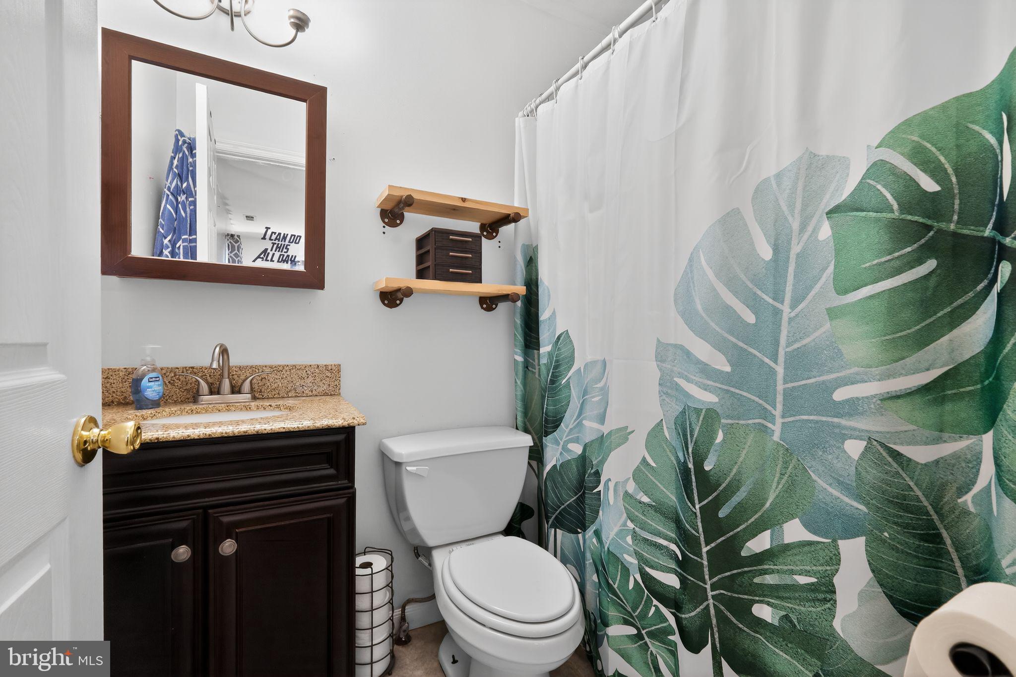 WOODLAND BEACH - Residential