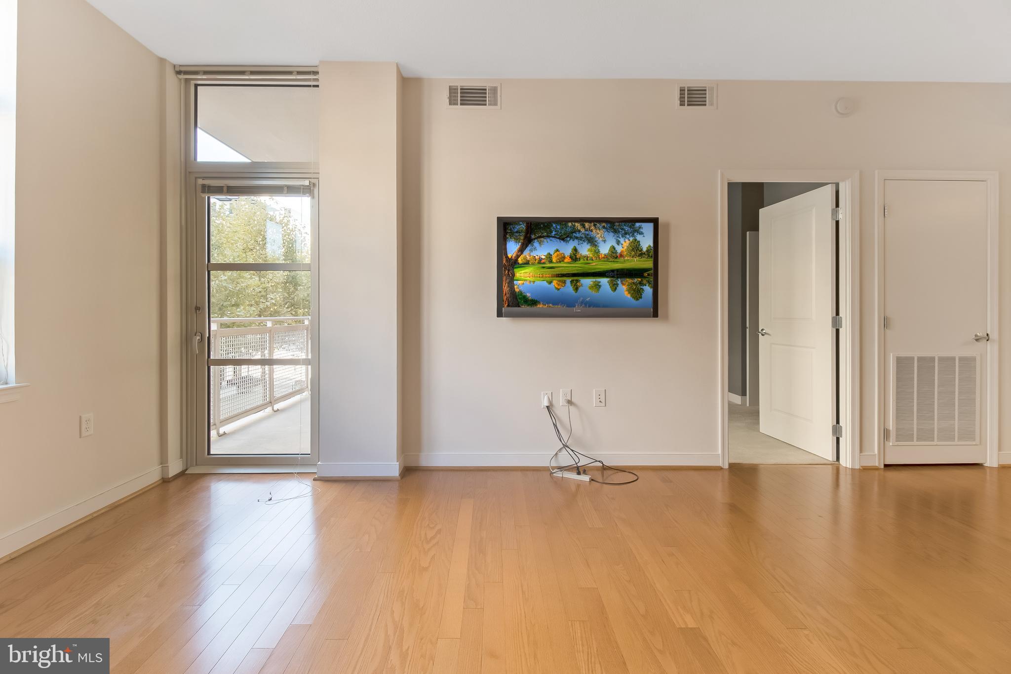 NATIONAL HARBOR - Residential Lease