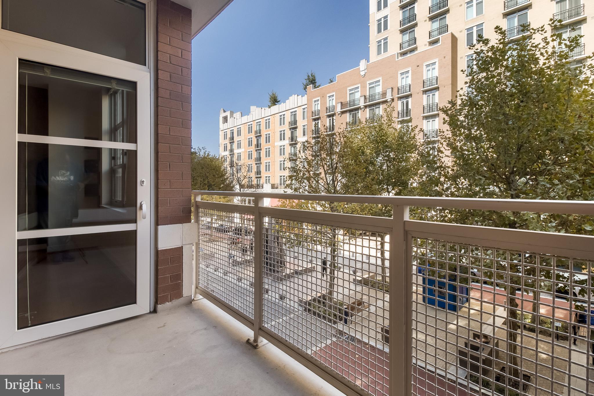 NATIONAL HARBOR - Residential Lease