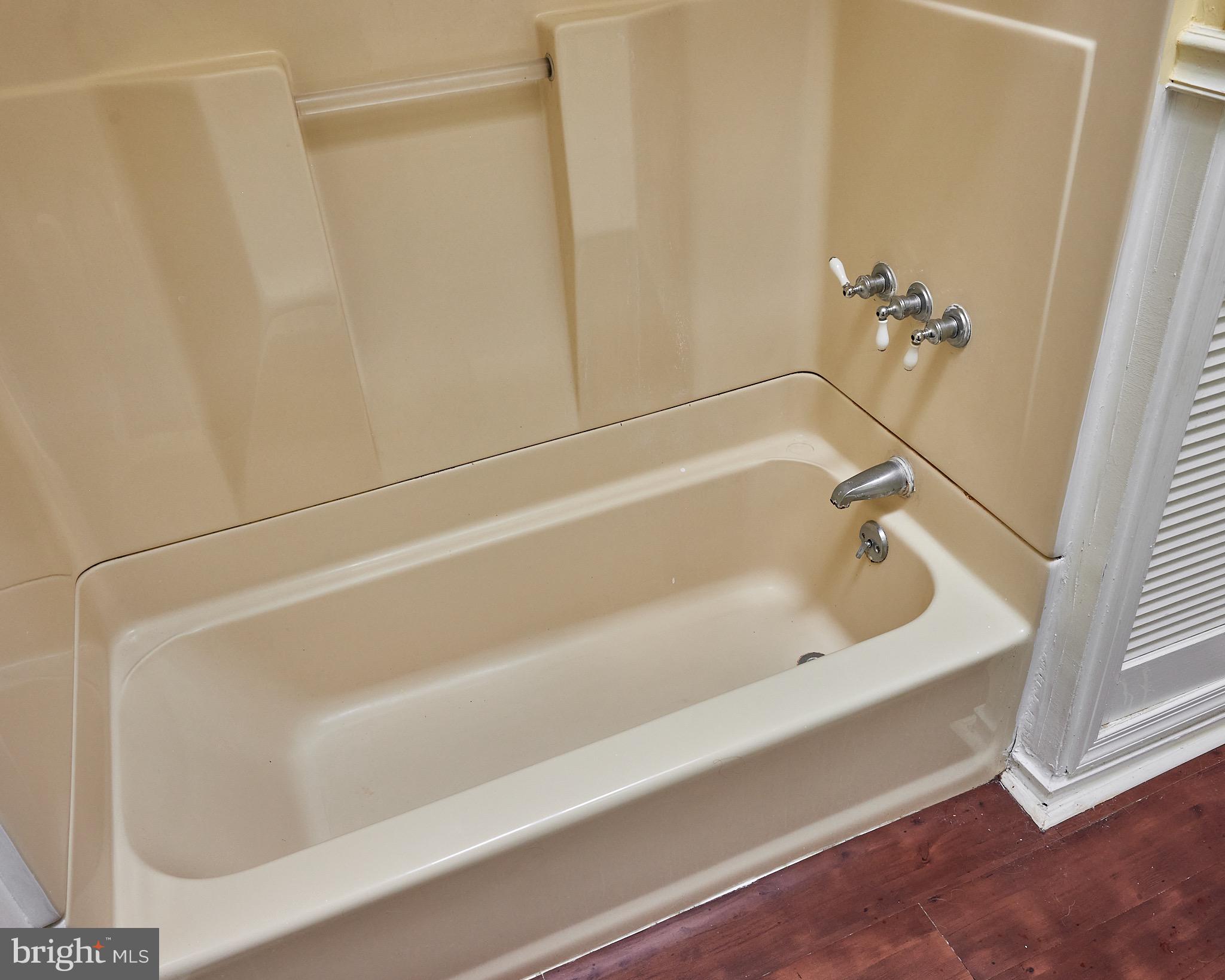 ROXBOROUGH - Residential