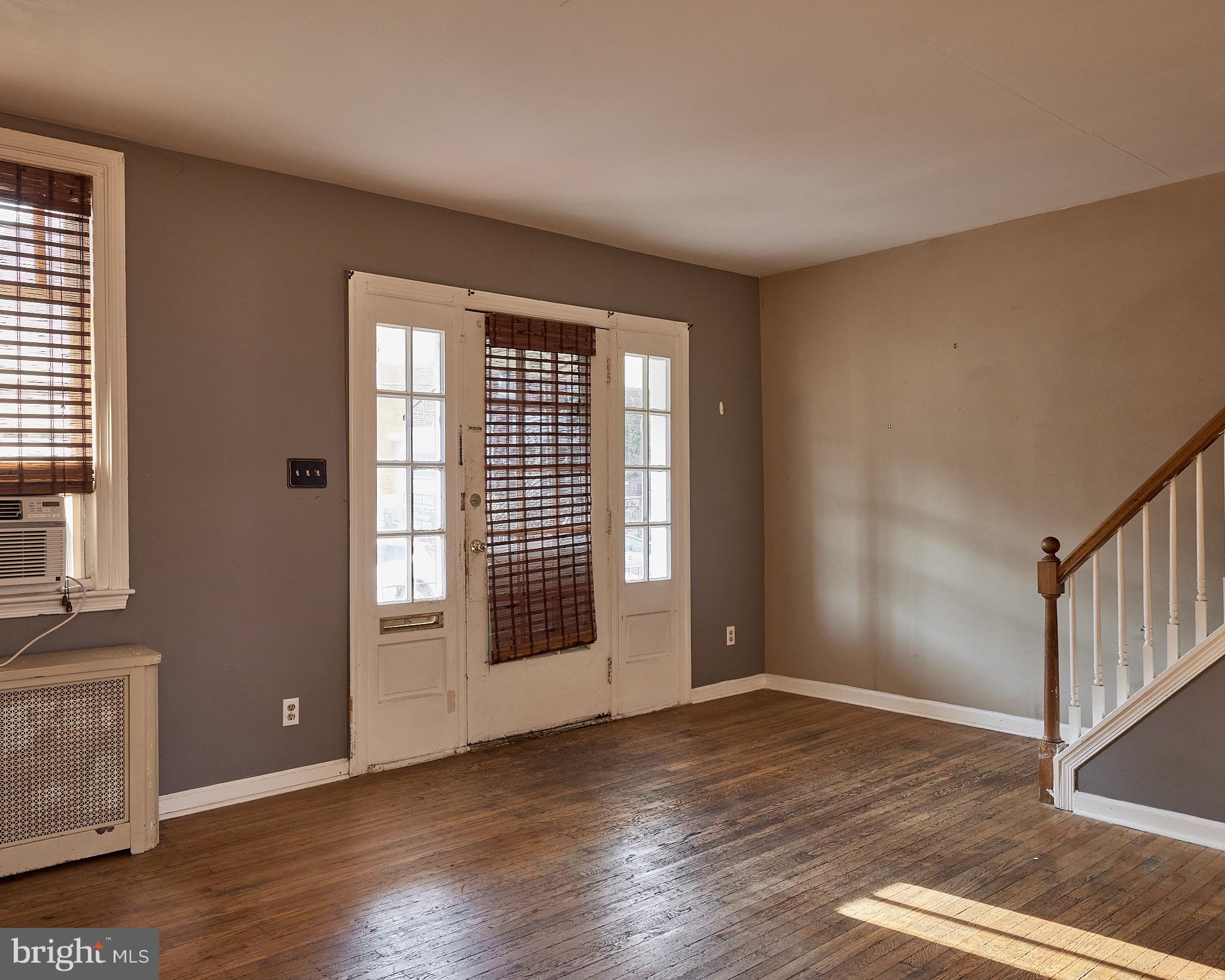 ROXBOROUGH - Residential