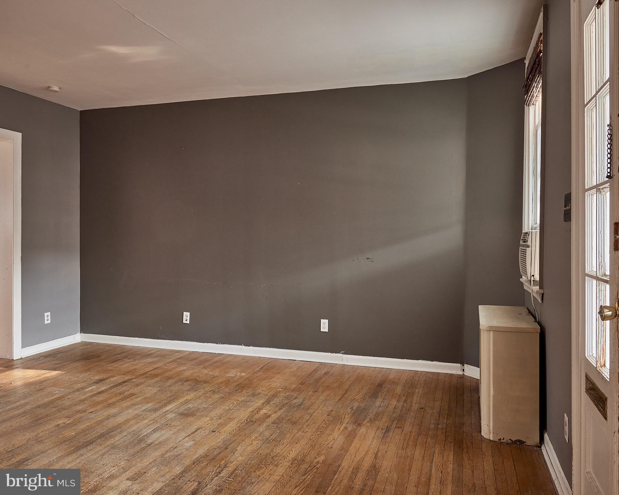 ROXBOROUGH - Residential