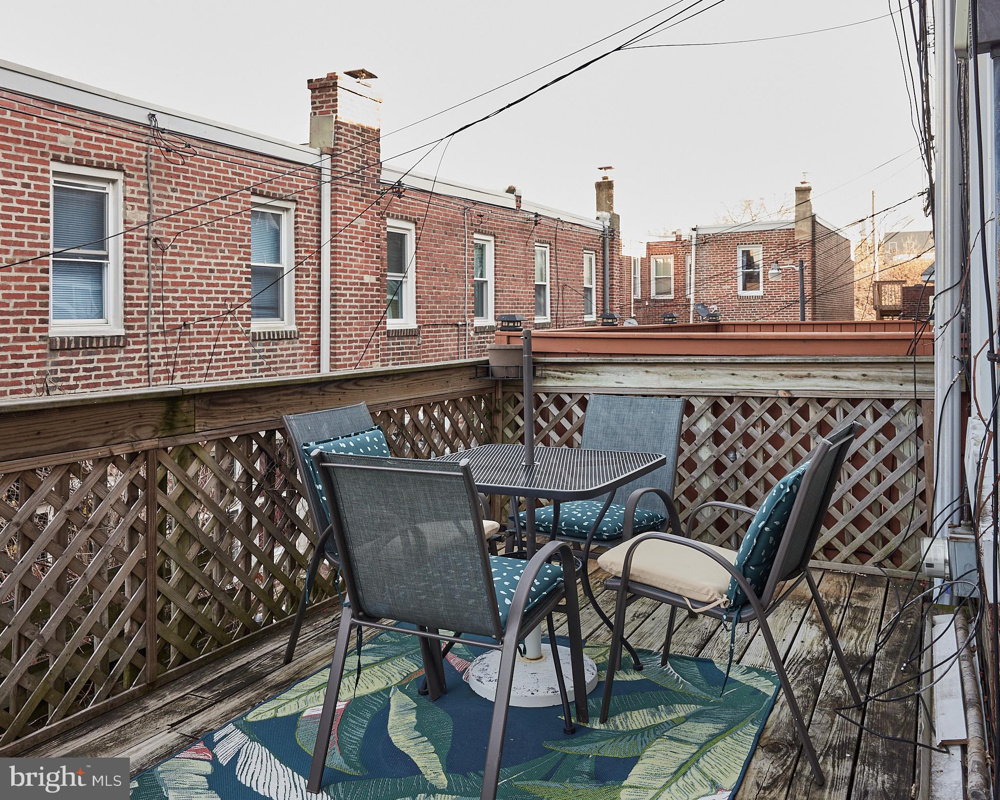 ROXBOROUGH - Residential