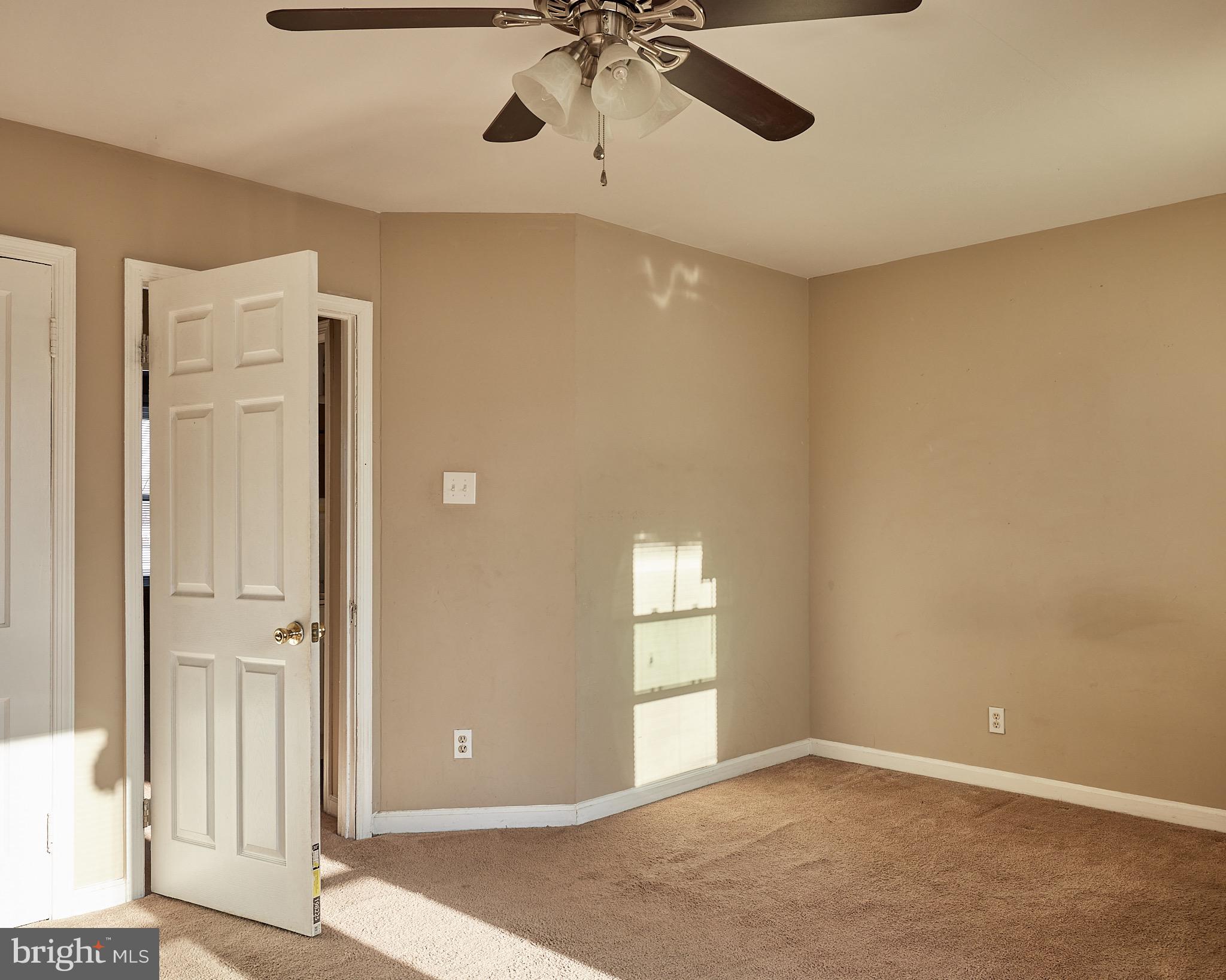 ROXBOROUGH - Residential