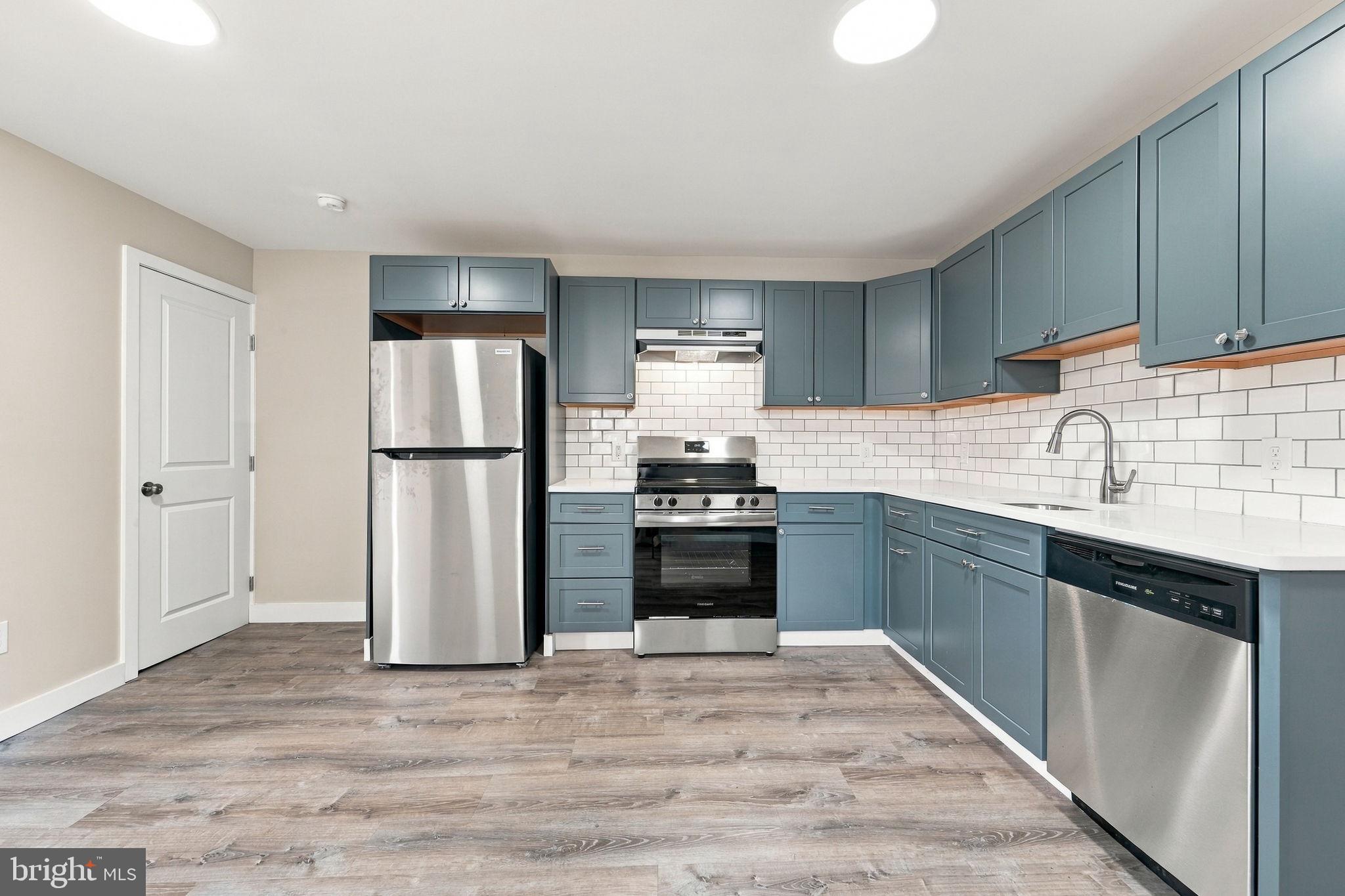 825 W 3RD STREET