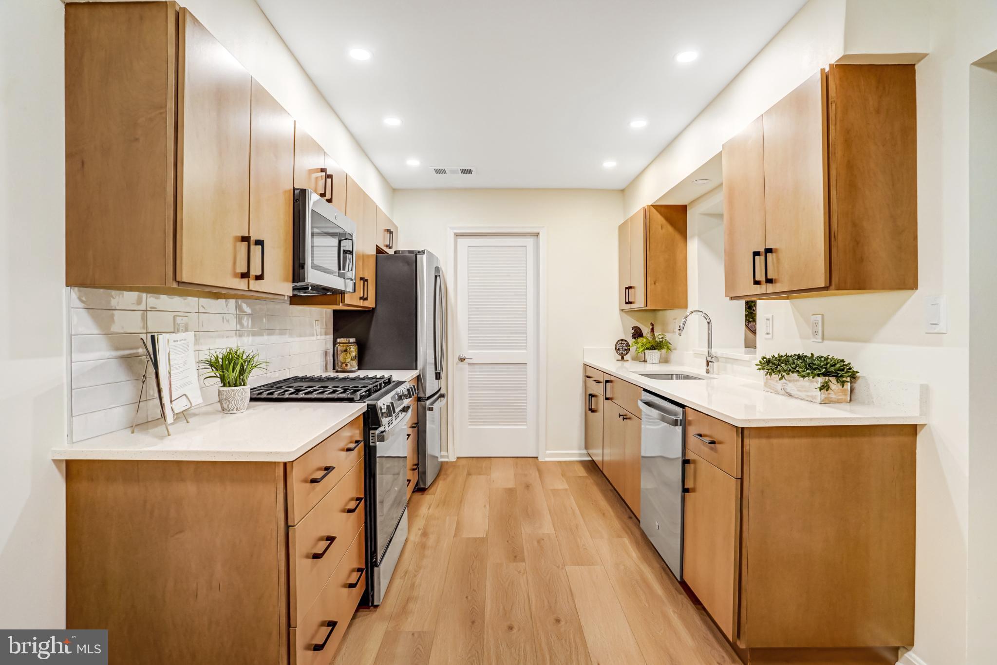 BURKE COVE - Residential