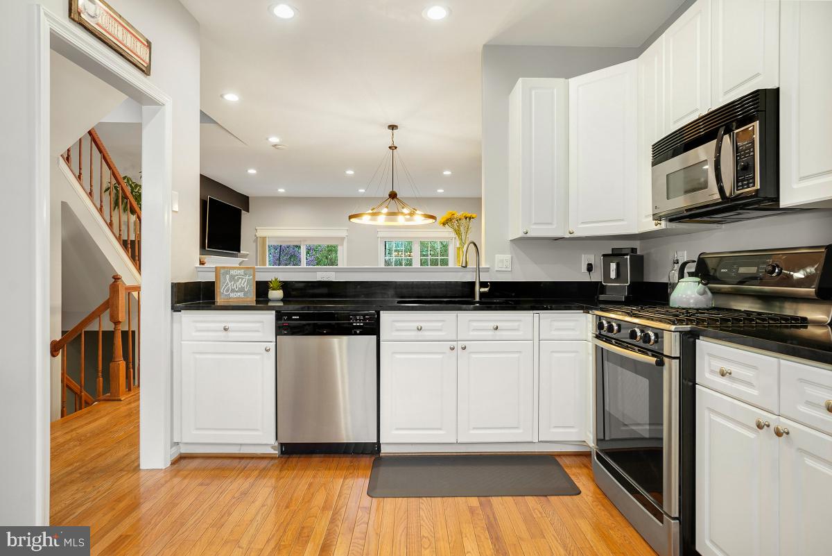 RESTON - Residential