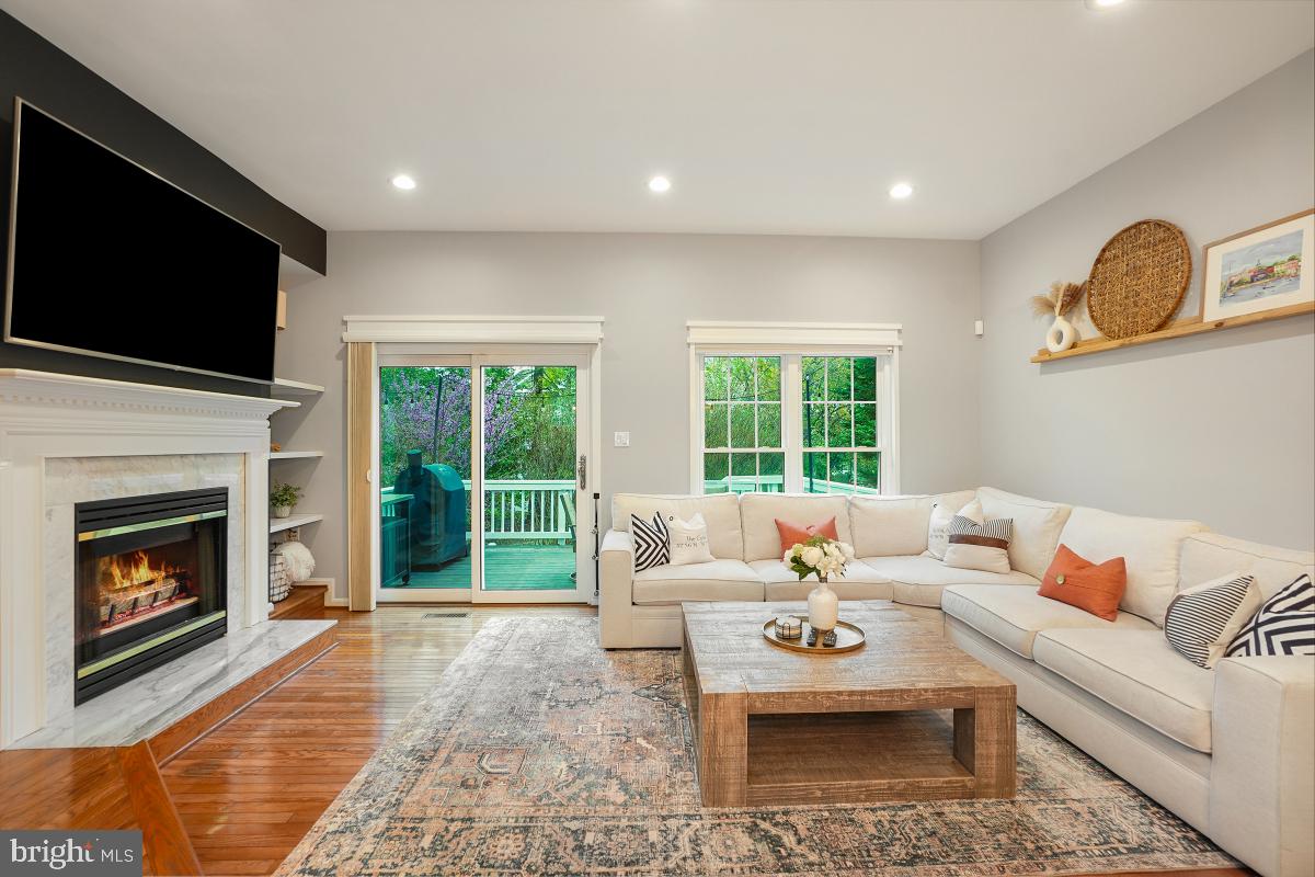 RESTON - Residential