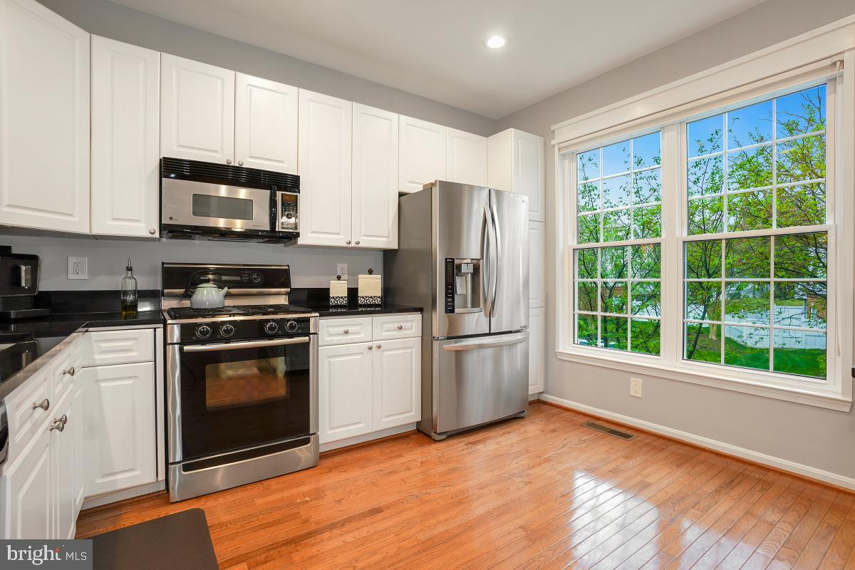 RESTON - Residential