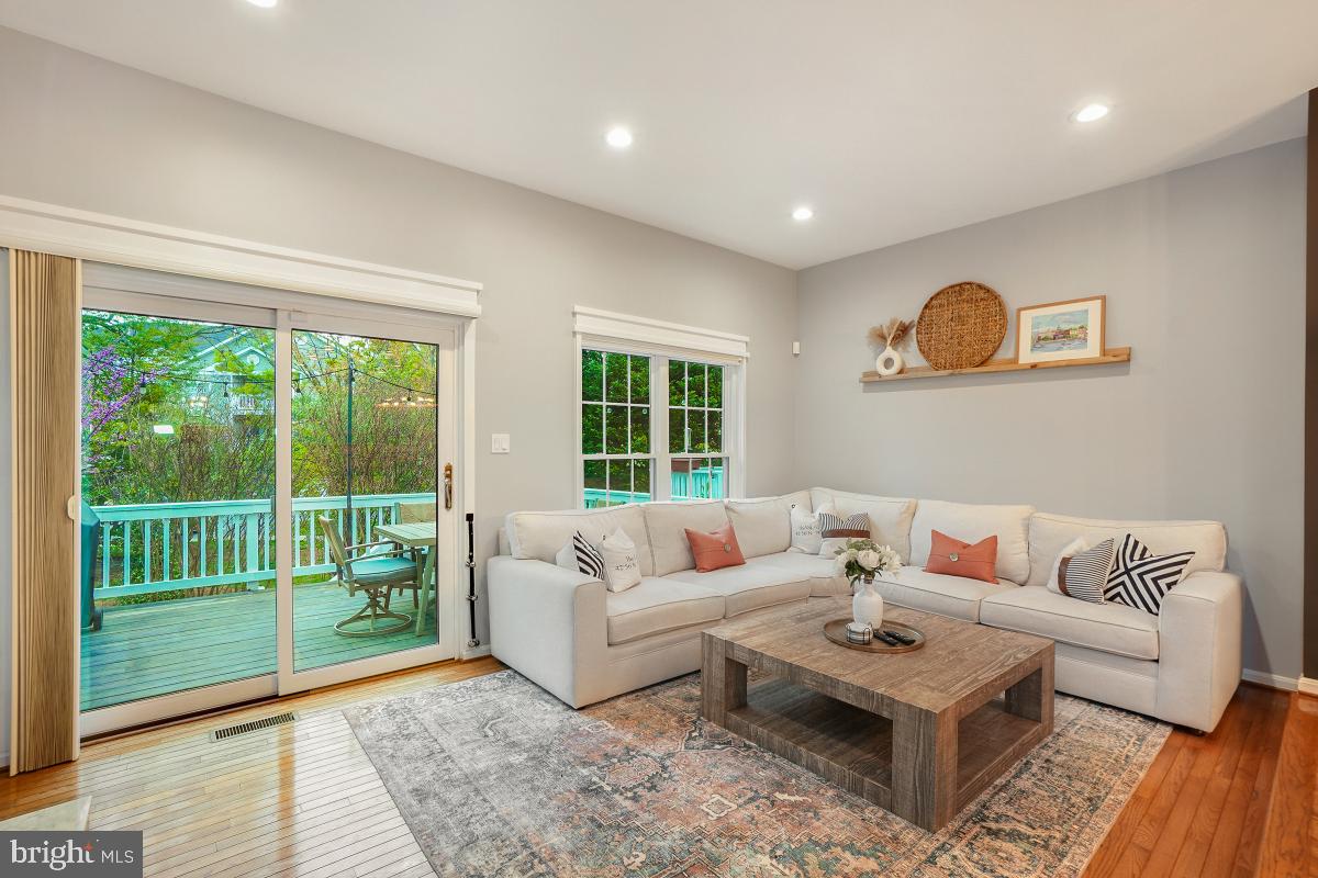 RESTON - Residential