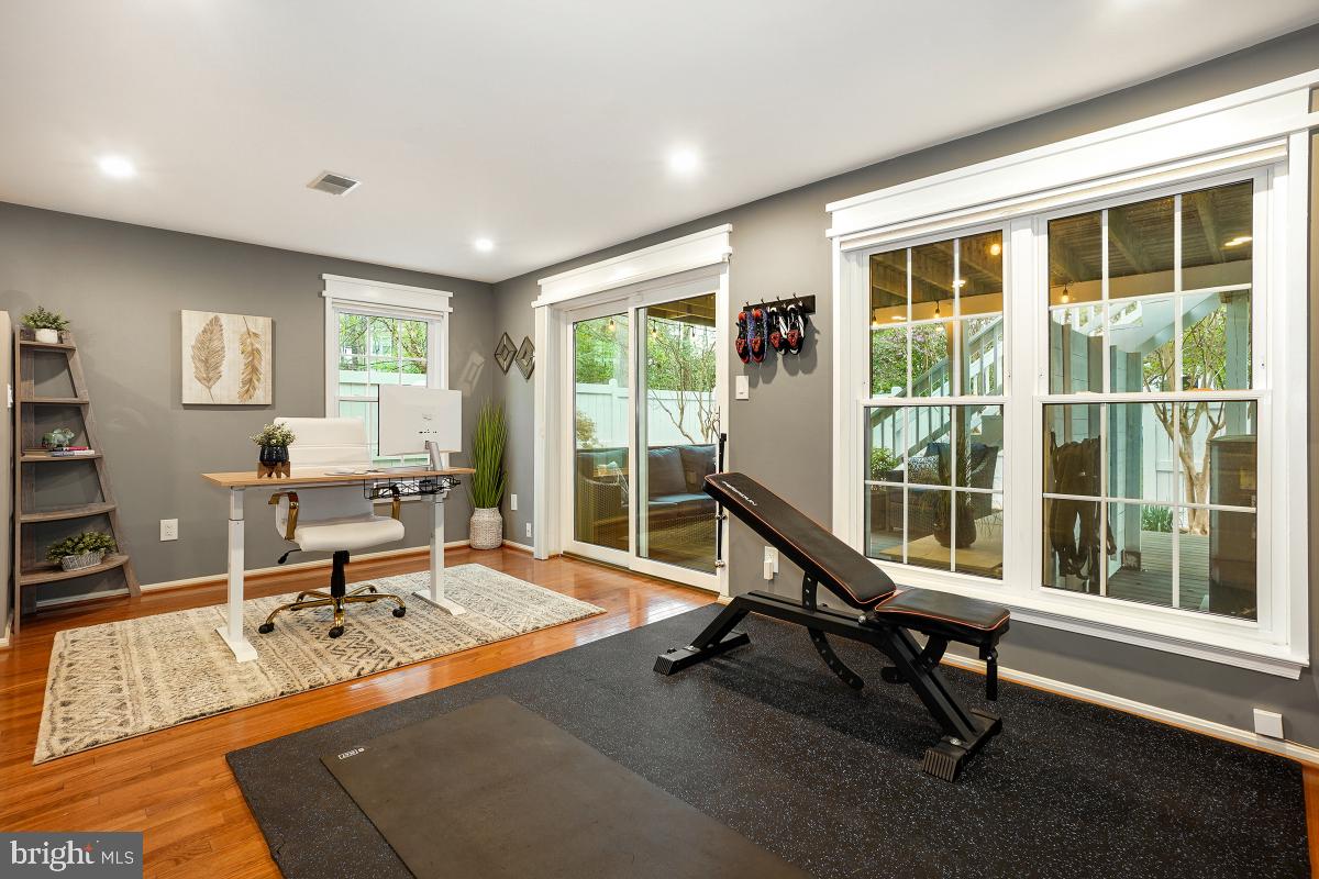 RESTON - Residential