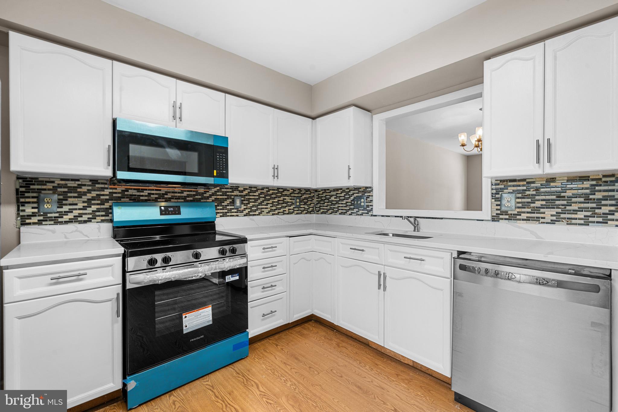 503 RICHMOND SQUARE NE