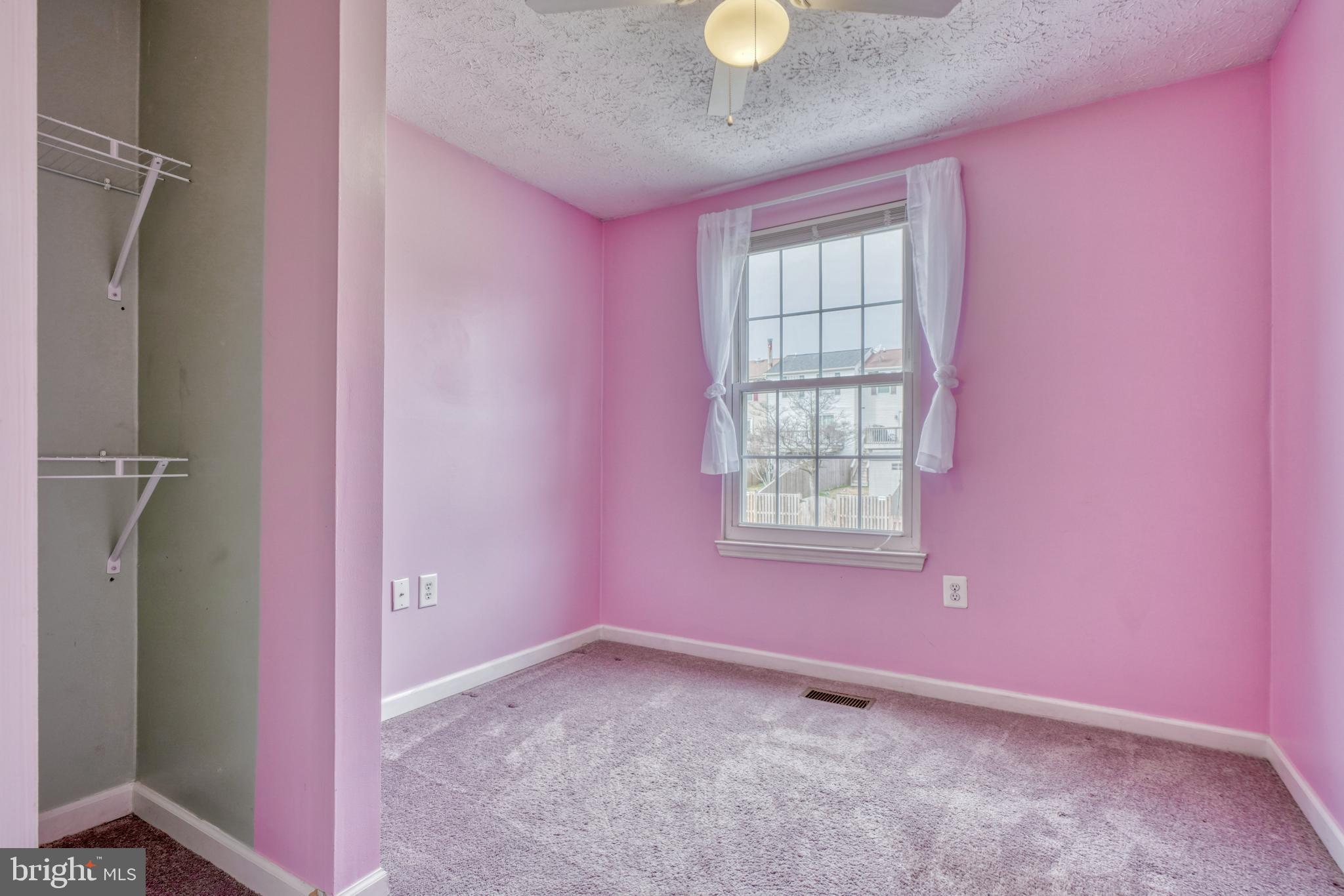 CONSTANT FRIENDSHIP - Residential