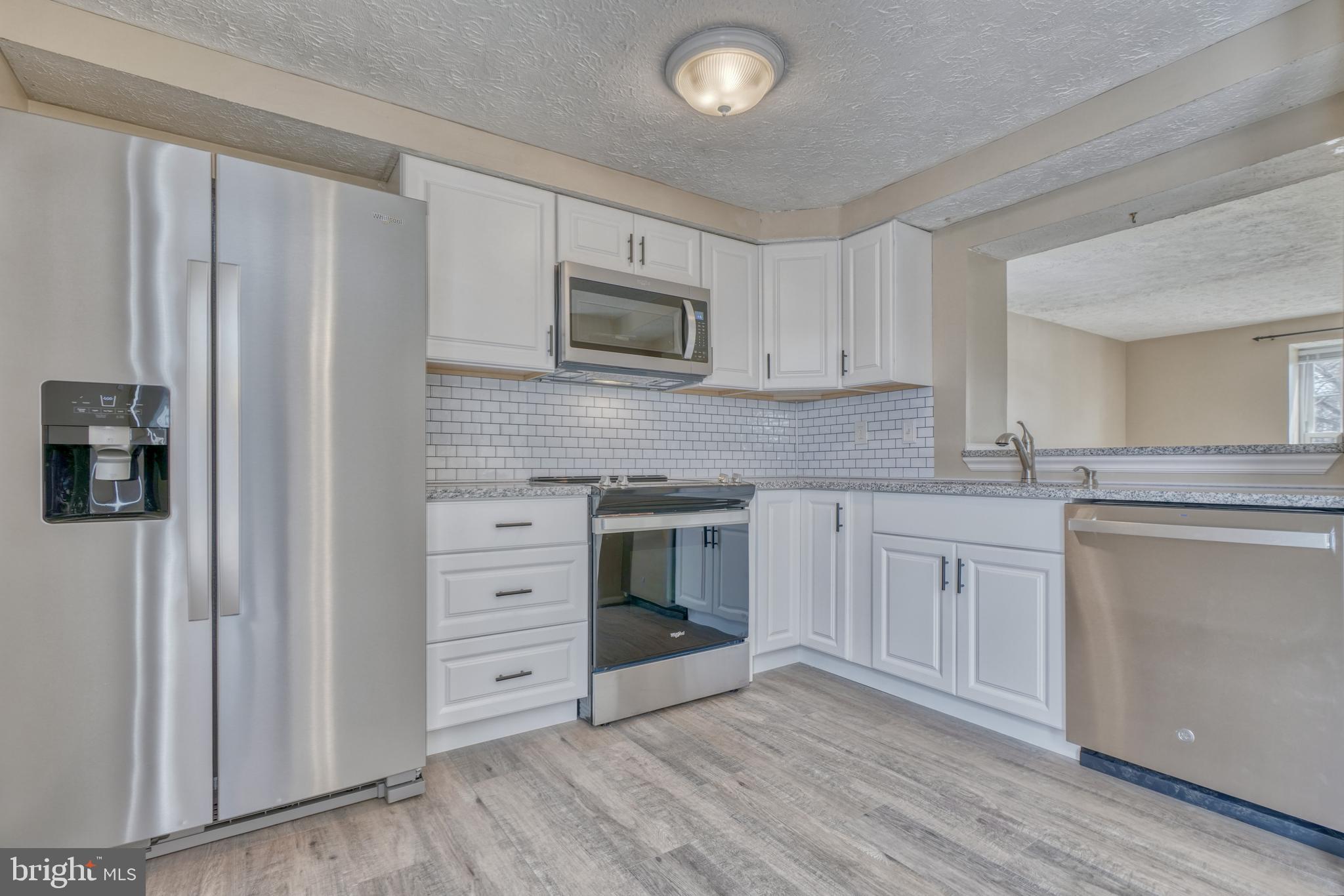 CONSTANT FRIENDSHIP - Residential