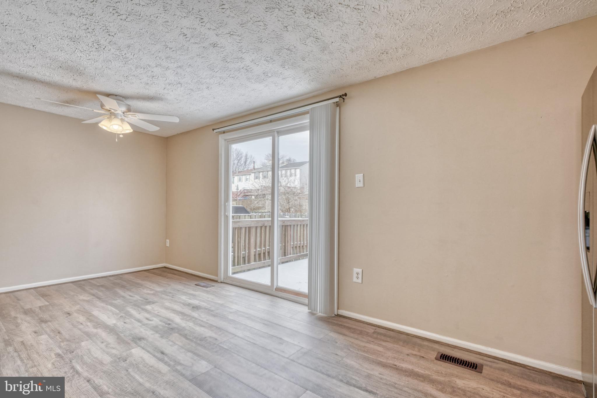 CONSTANT FRIENDSHIP - Residential