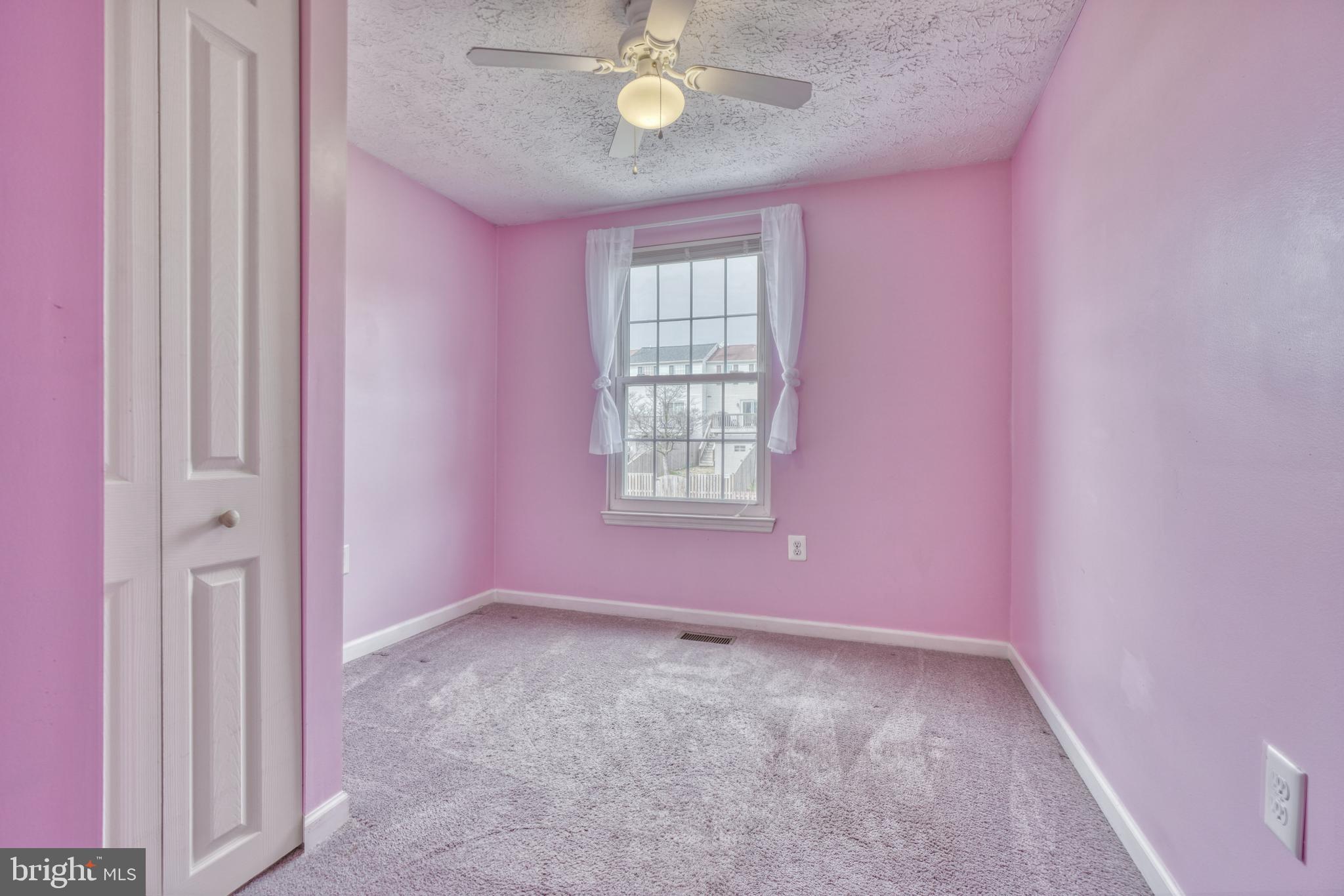 CONSTANT FRIENDSHIP - Residential